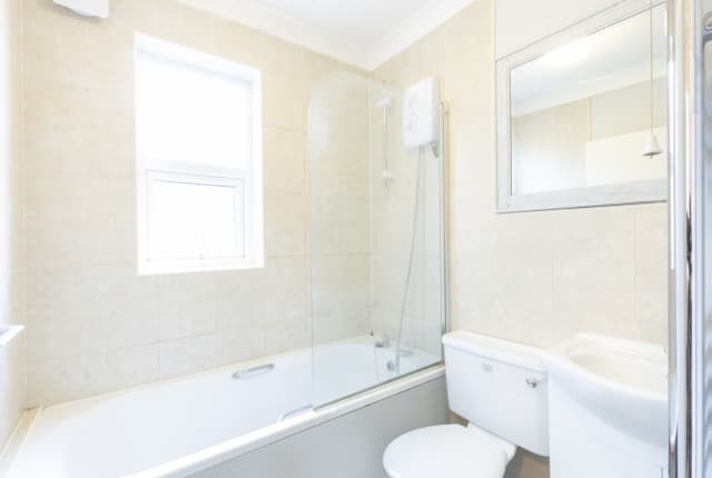 4 Bed House - Falmouth Street thumbnail 7