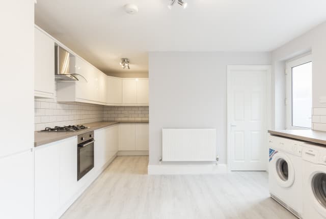 4 Bed House - Brooklyn Street thumbnail 2