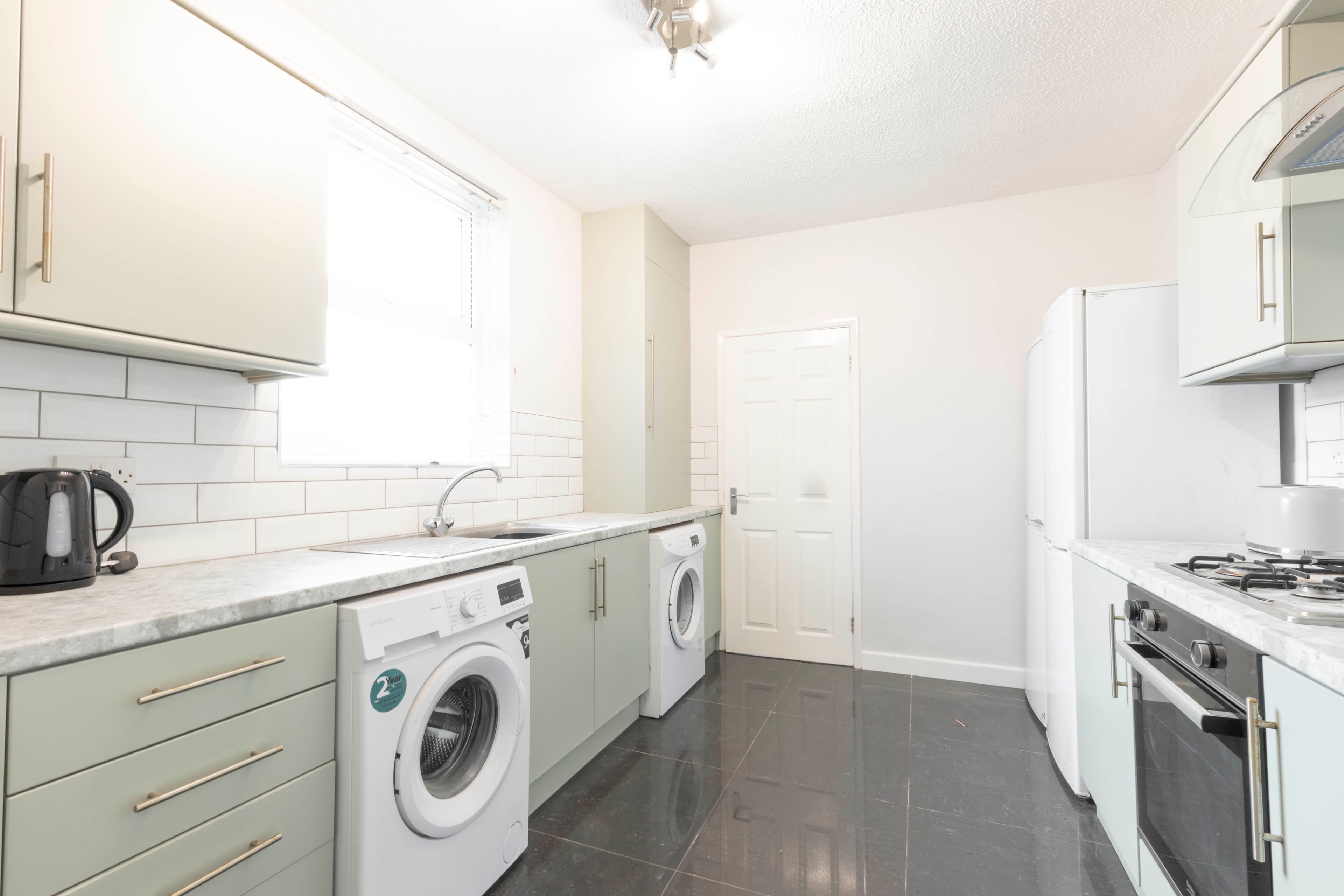 4 Bed House - Lambert Street thumbnail 2