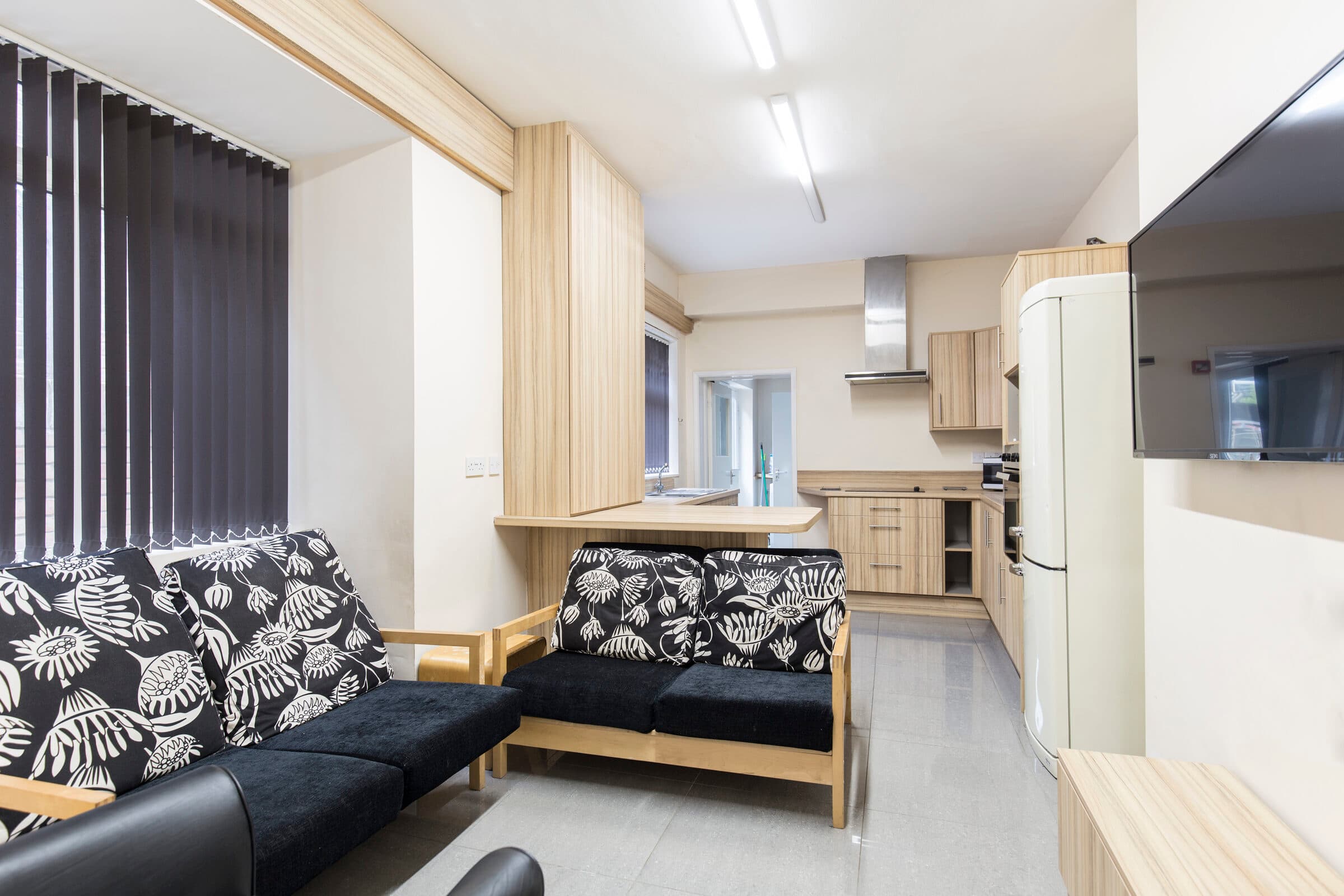 5 Bed House - Lambert Street thumbnail 2