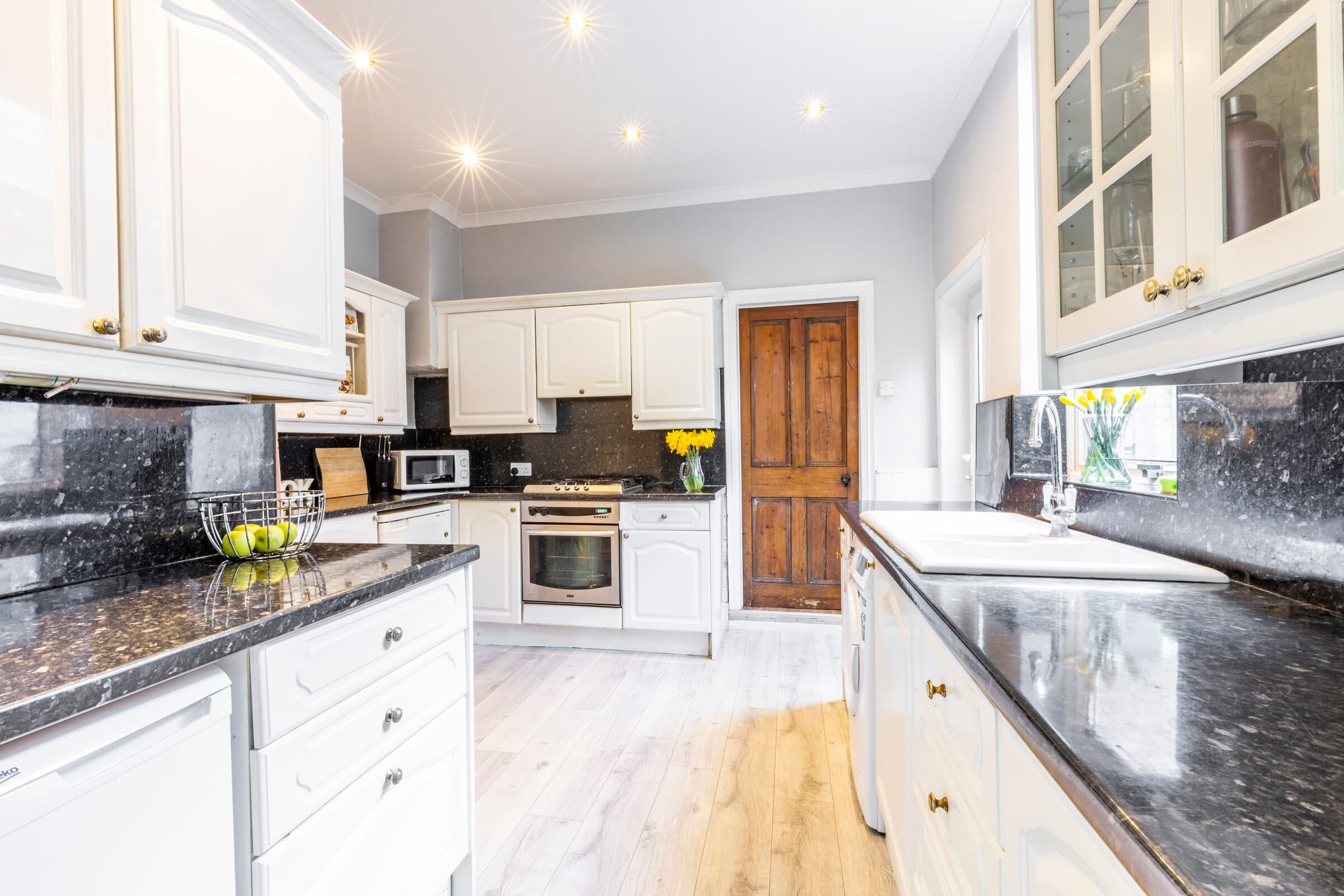 4 Bed House - Wellesley Avenue thumbnail 2