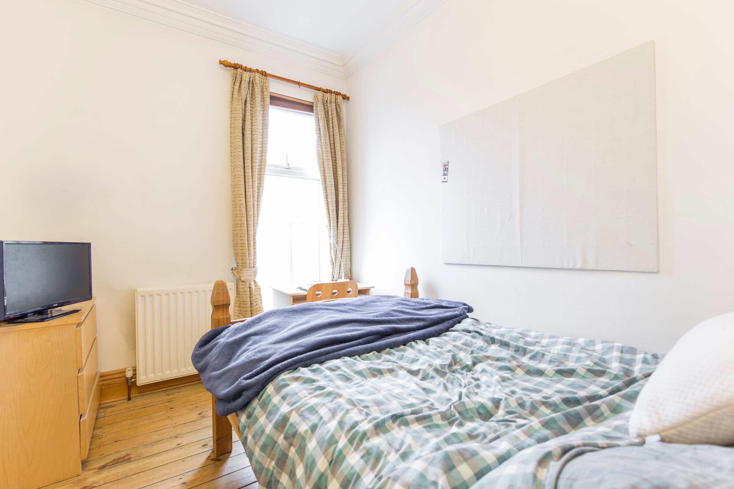 5 Bed House - Wellesley Avenue thumbnail 3