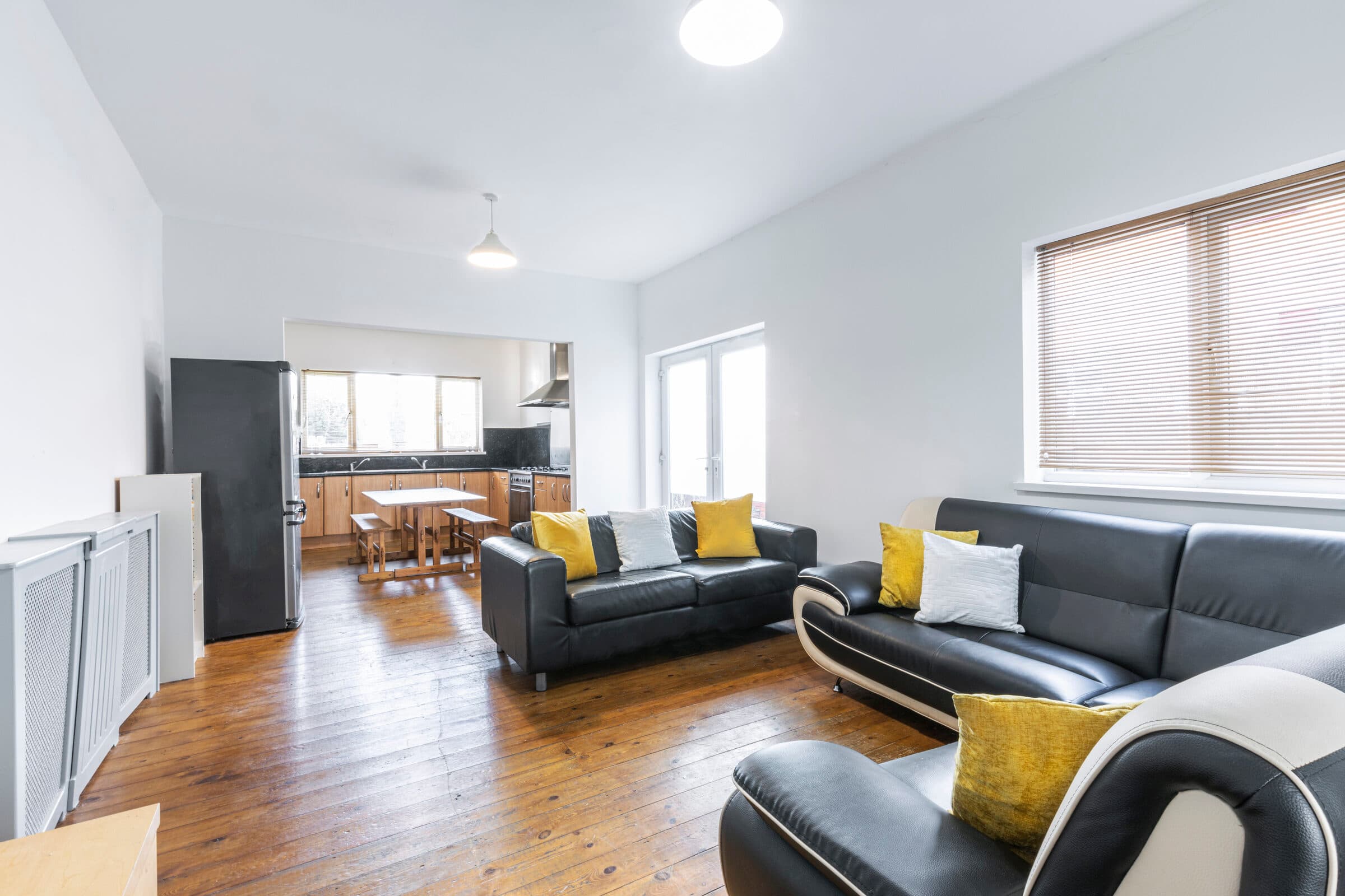 5 Bed House - Wellesley Avenue photo 1