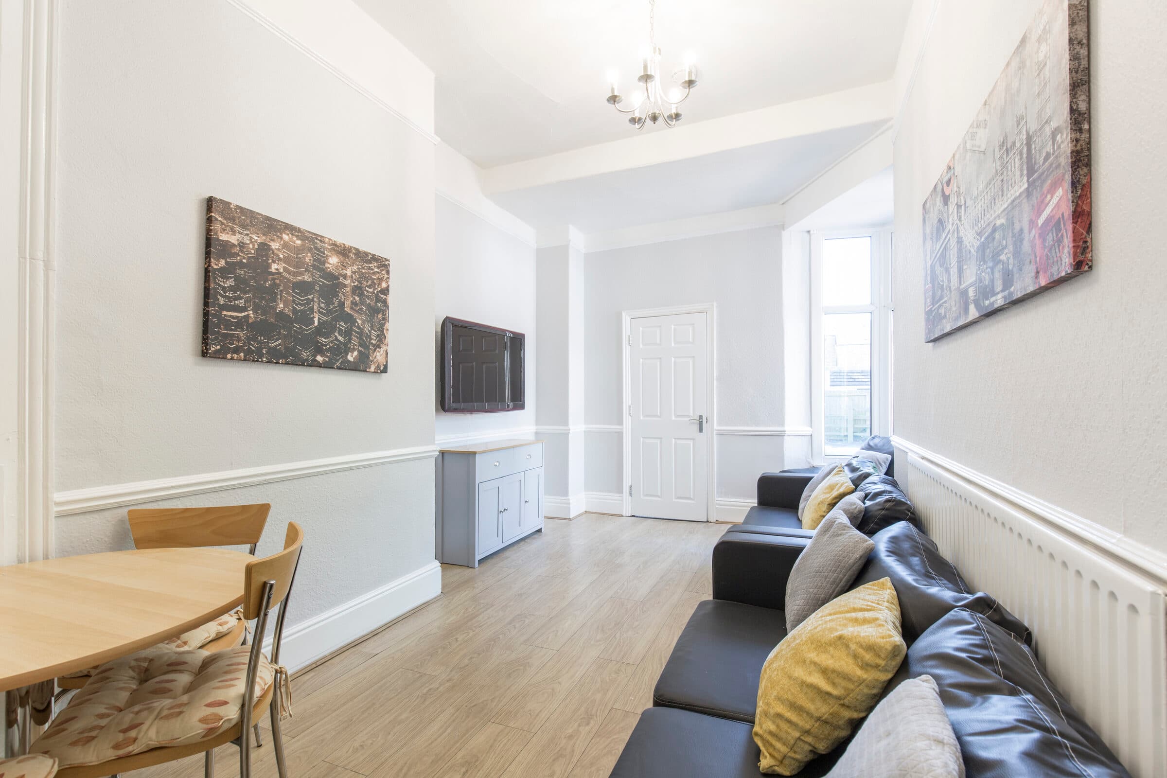 6 Bed House - Wellesley Avenue thumbnail 2