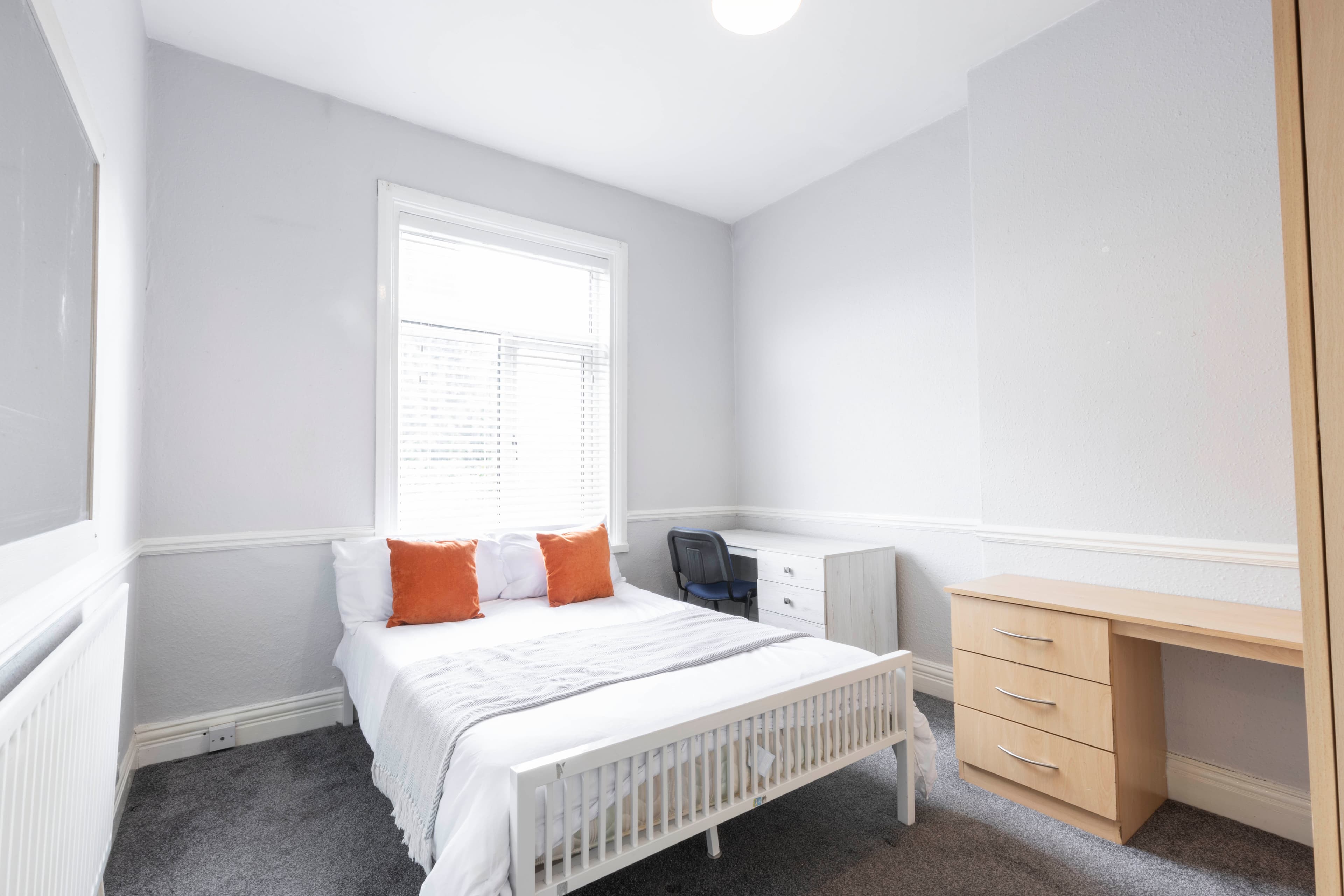 6 Bed House - Wellesley Avenue thumbnail 9