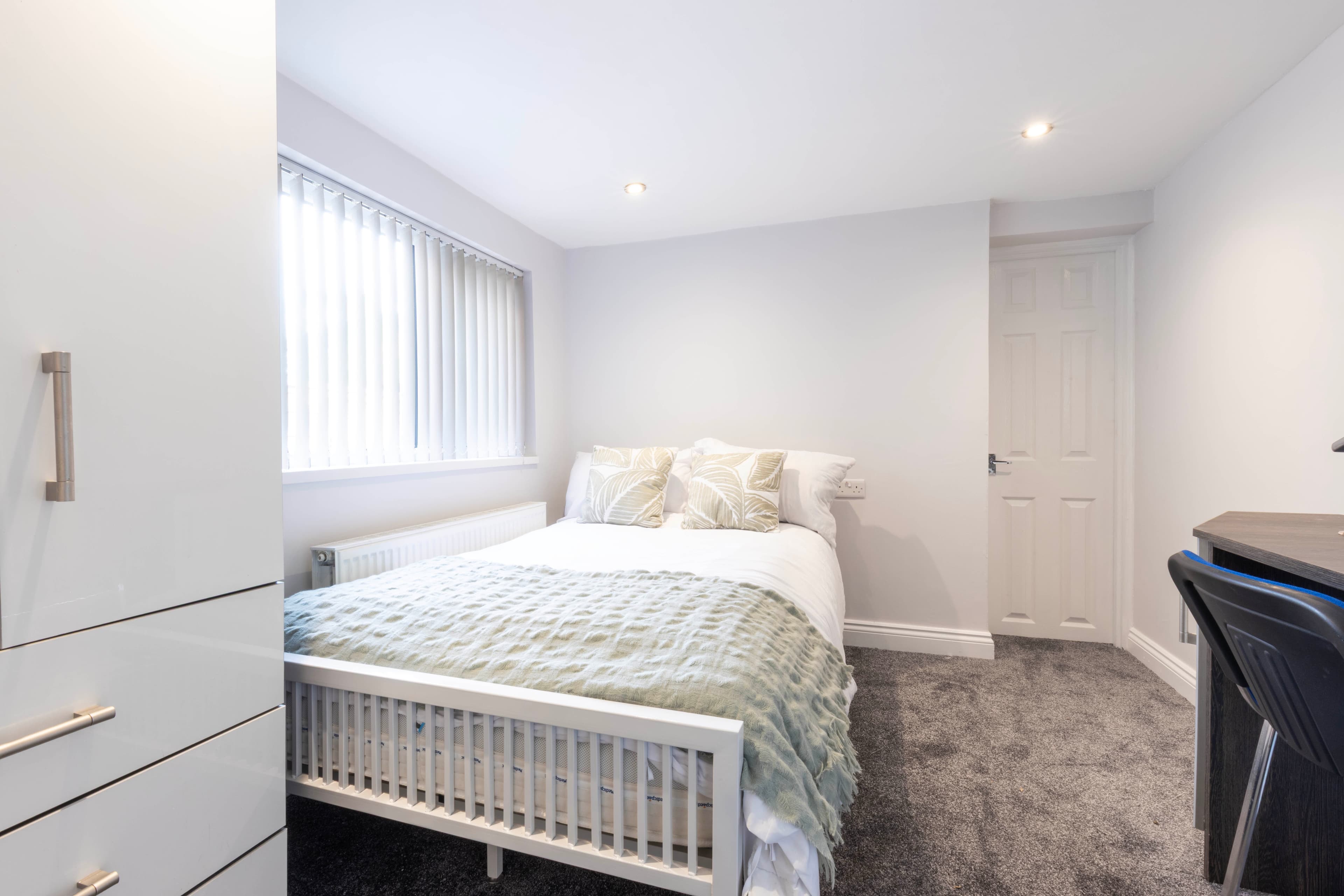 4 Bed House - Haworth Street thumbnail 3