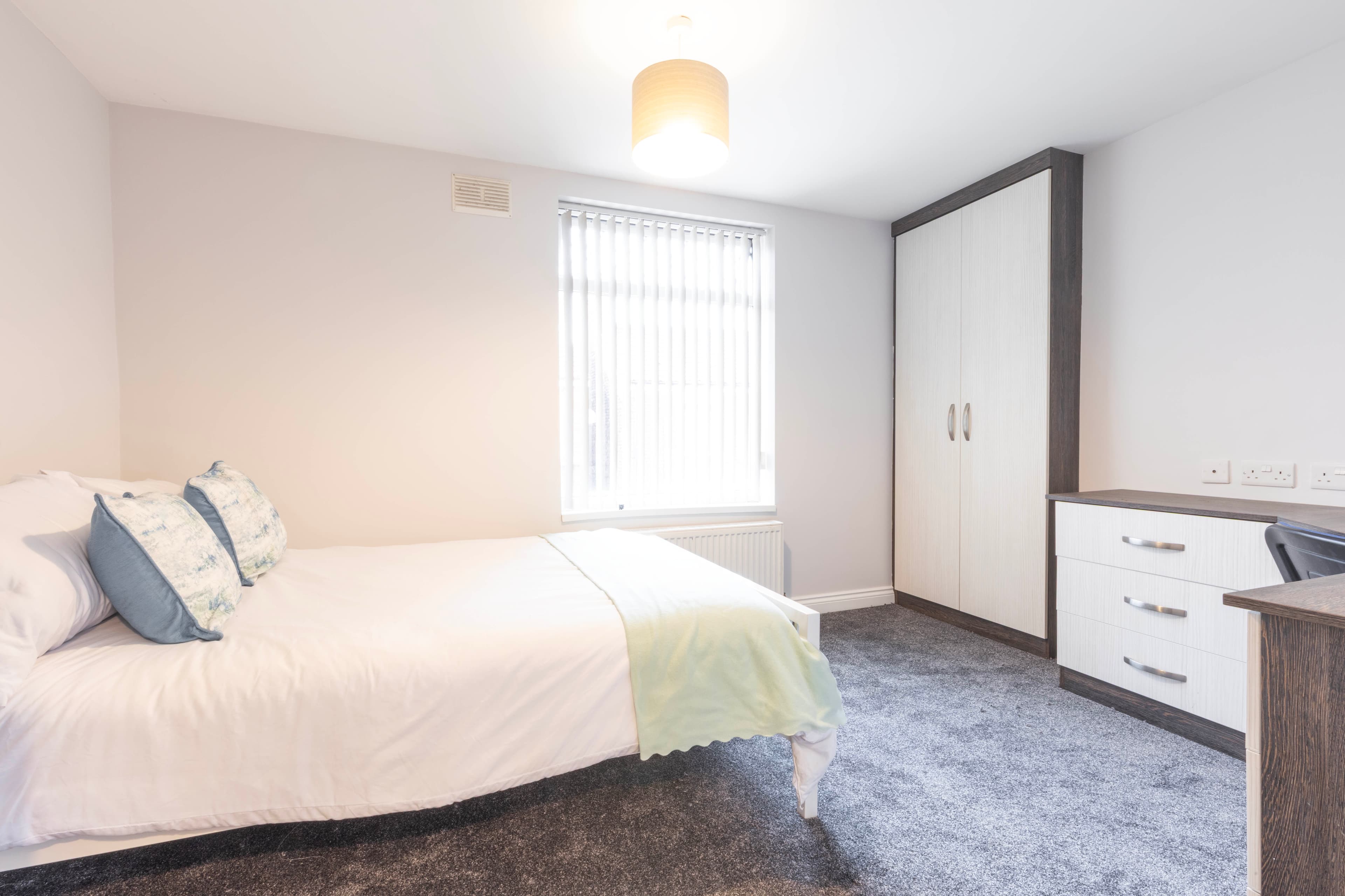 4 Bed House - Haworth Street thumbnail 7