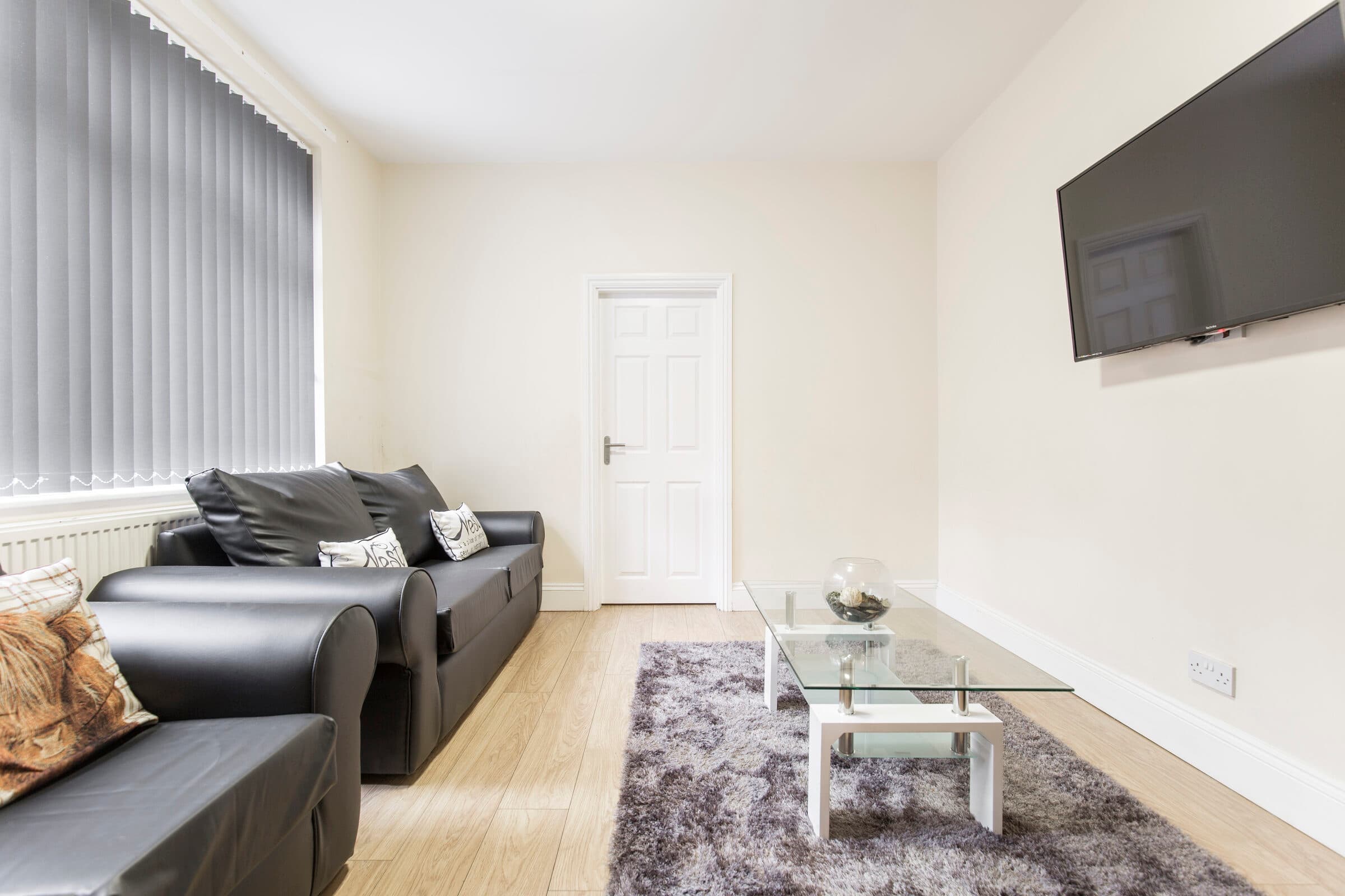 6 Bed House - Wellesley Avenue thumbnail 2