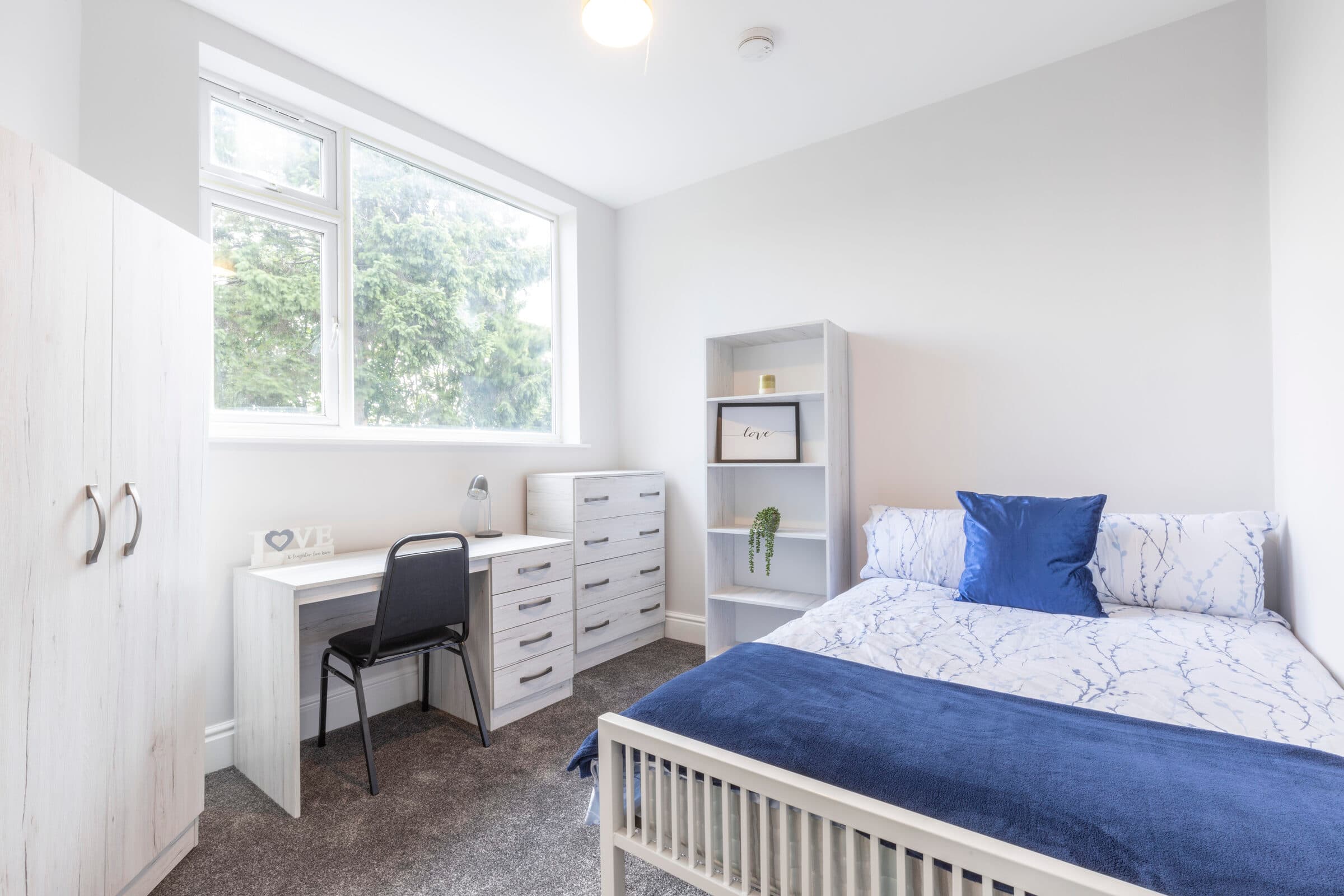 6 Bed House - Wellesley Avenue thumbnail 3