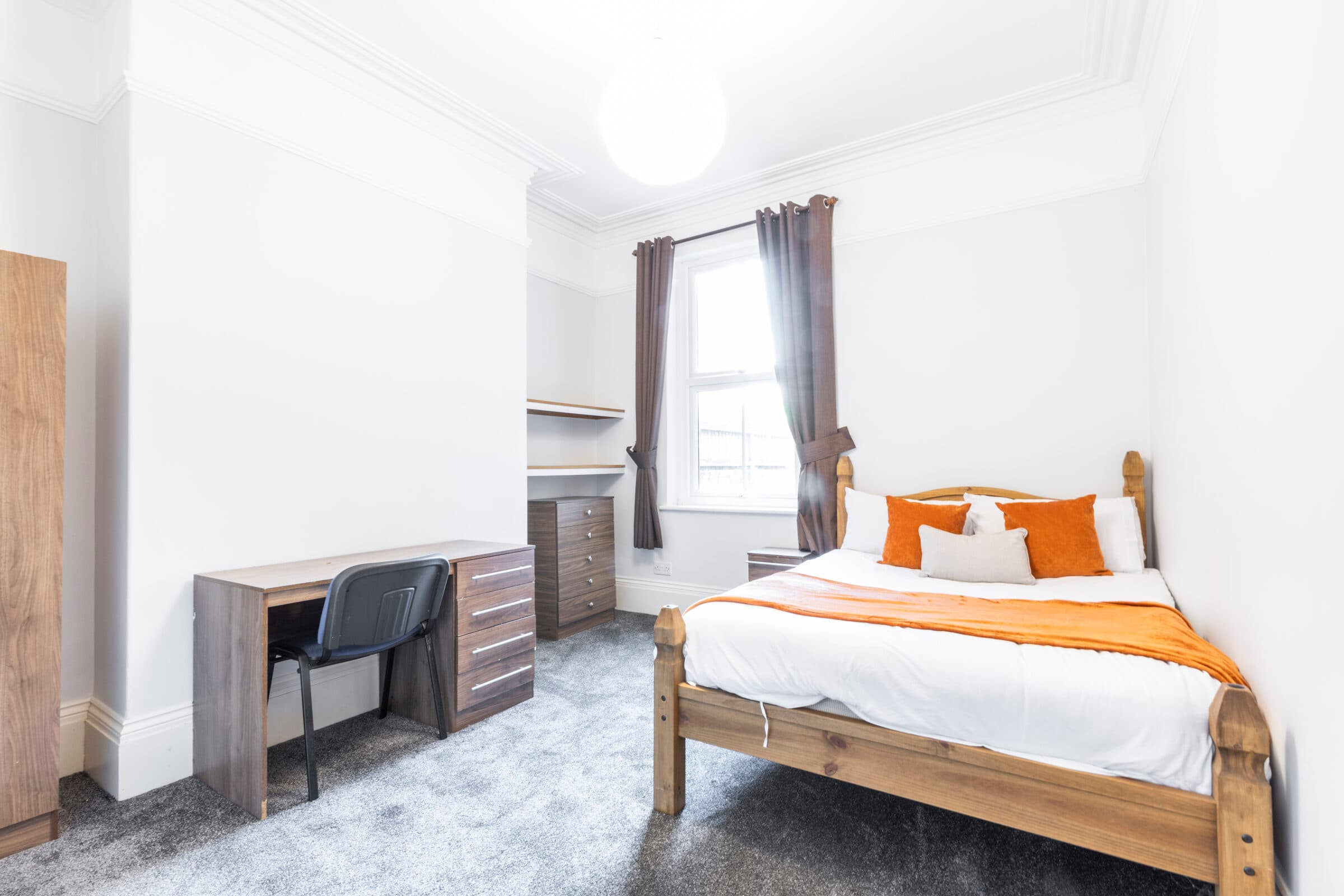 6 Bed House - Wellesley Avenue thumbnail 3