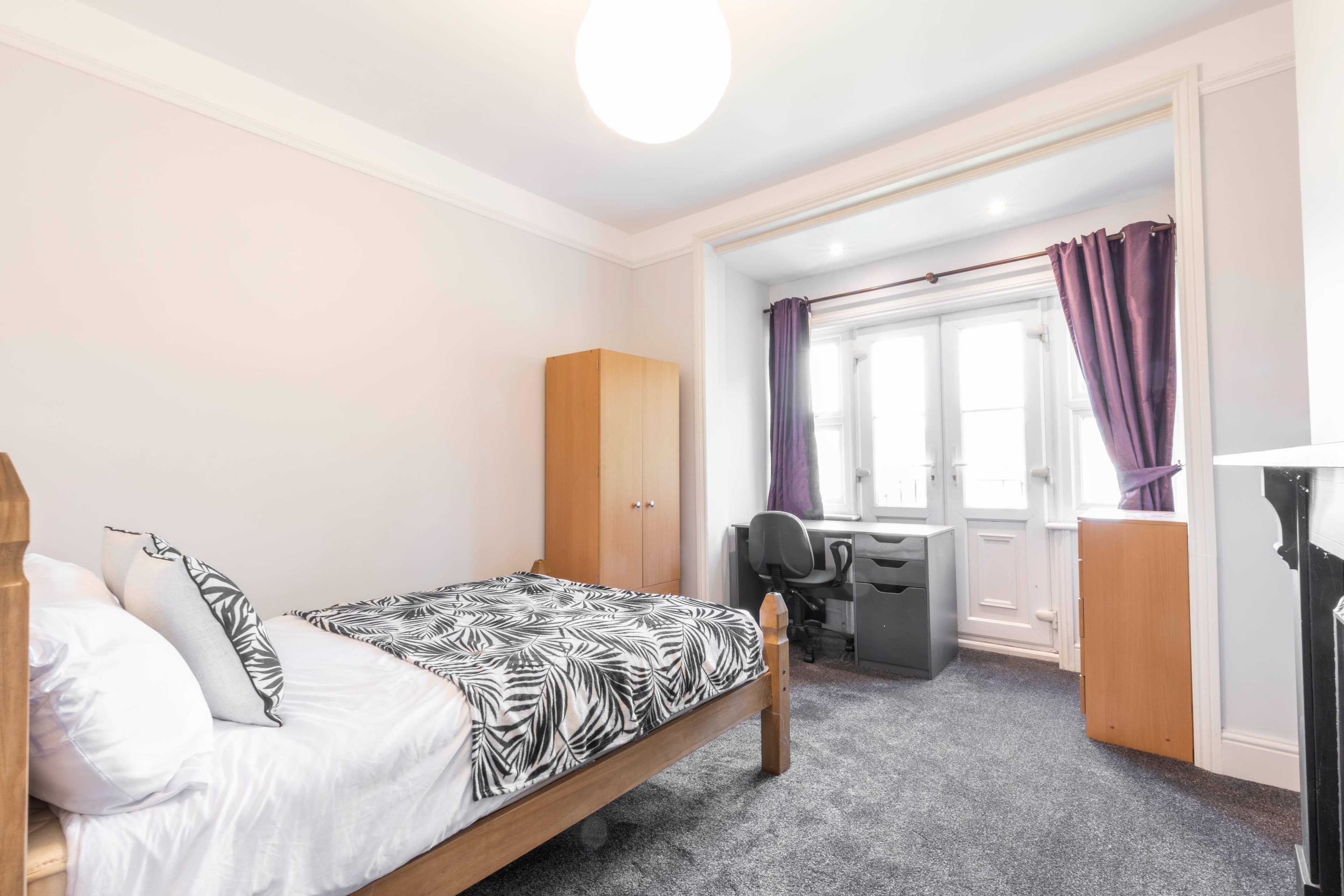 6 Bed House - Wellesley Avenue thumbnail 5