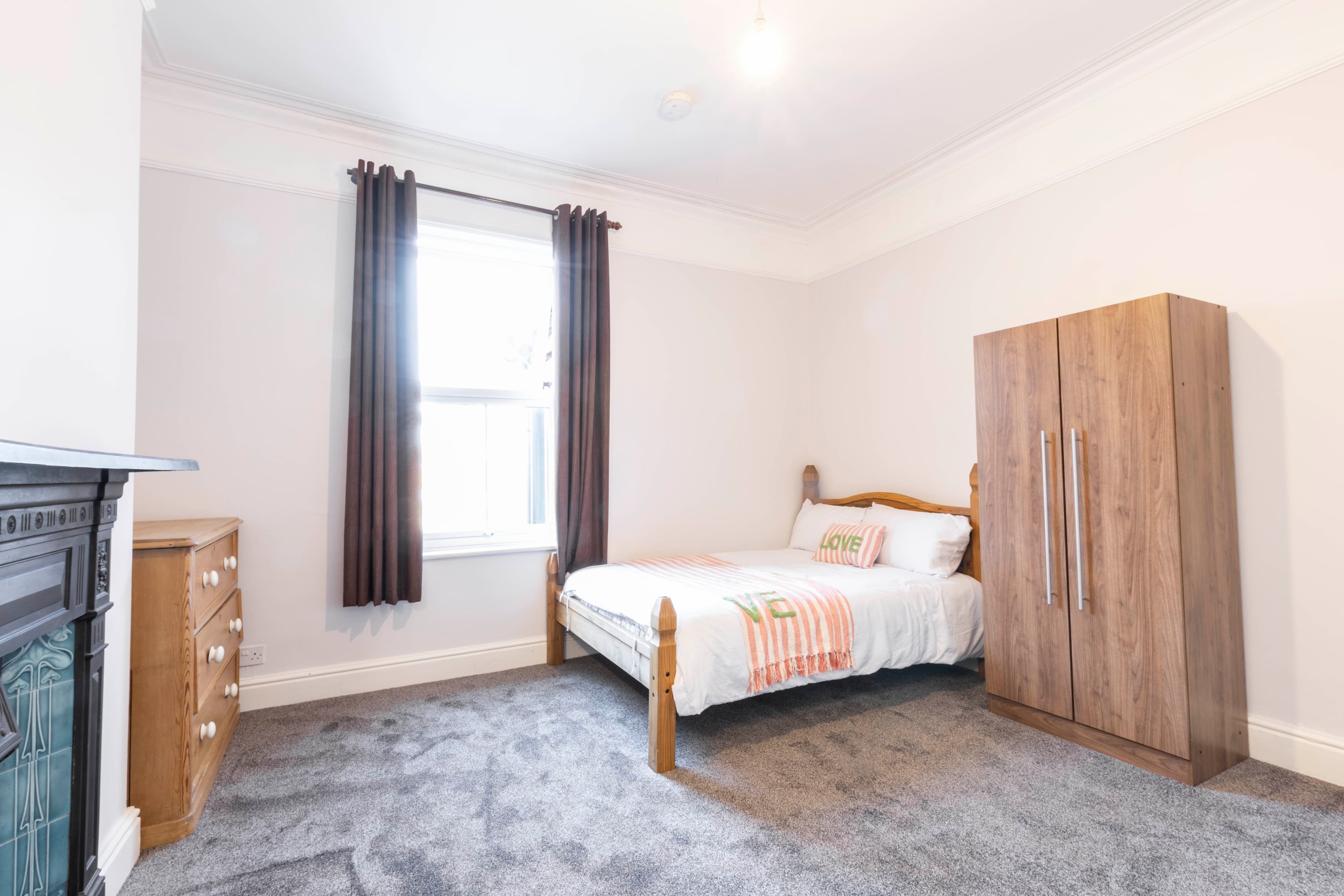 6 Bed House - Wellesley Avenue thumbnail 6