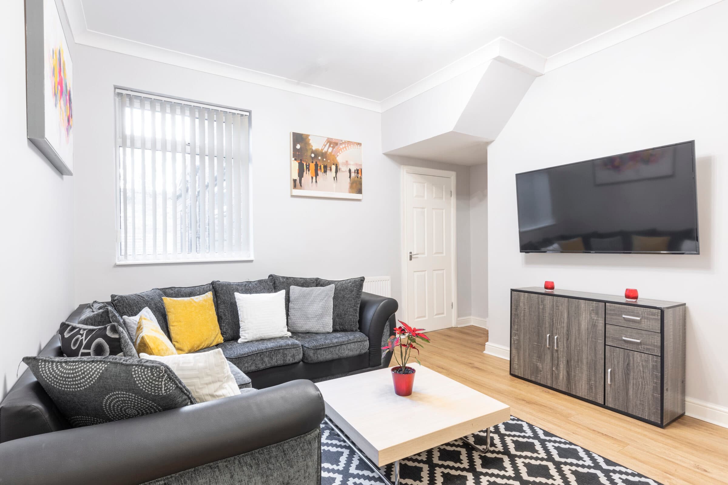 4 Bed House - Haworth Street photo 1