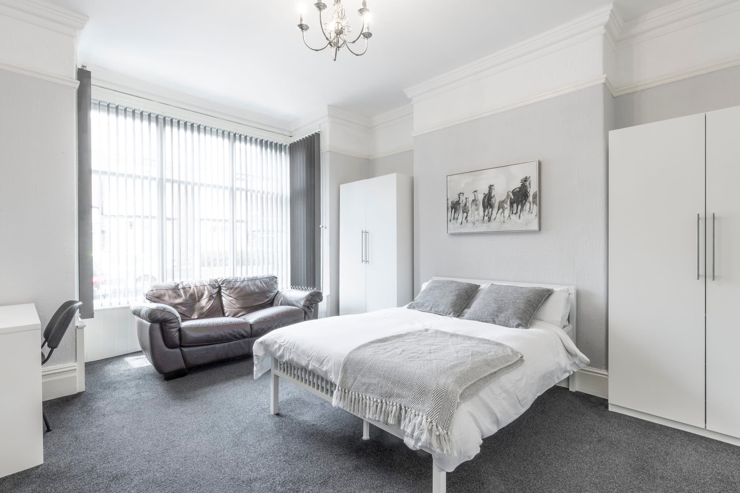 6 Bed House - Wellesley Avenue thumbnail 3