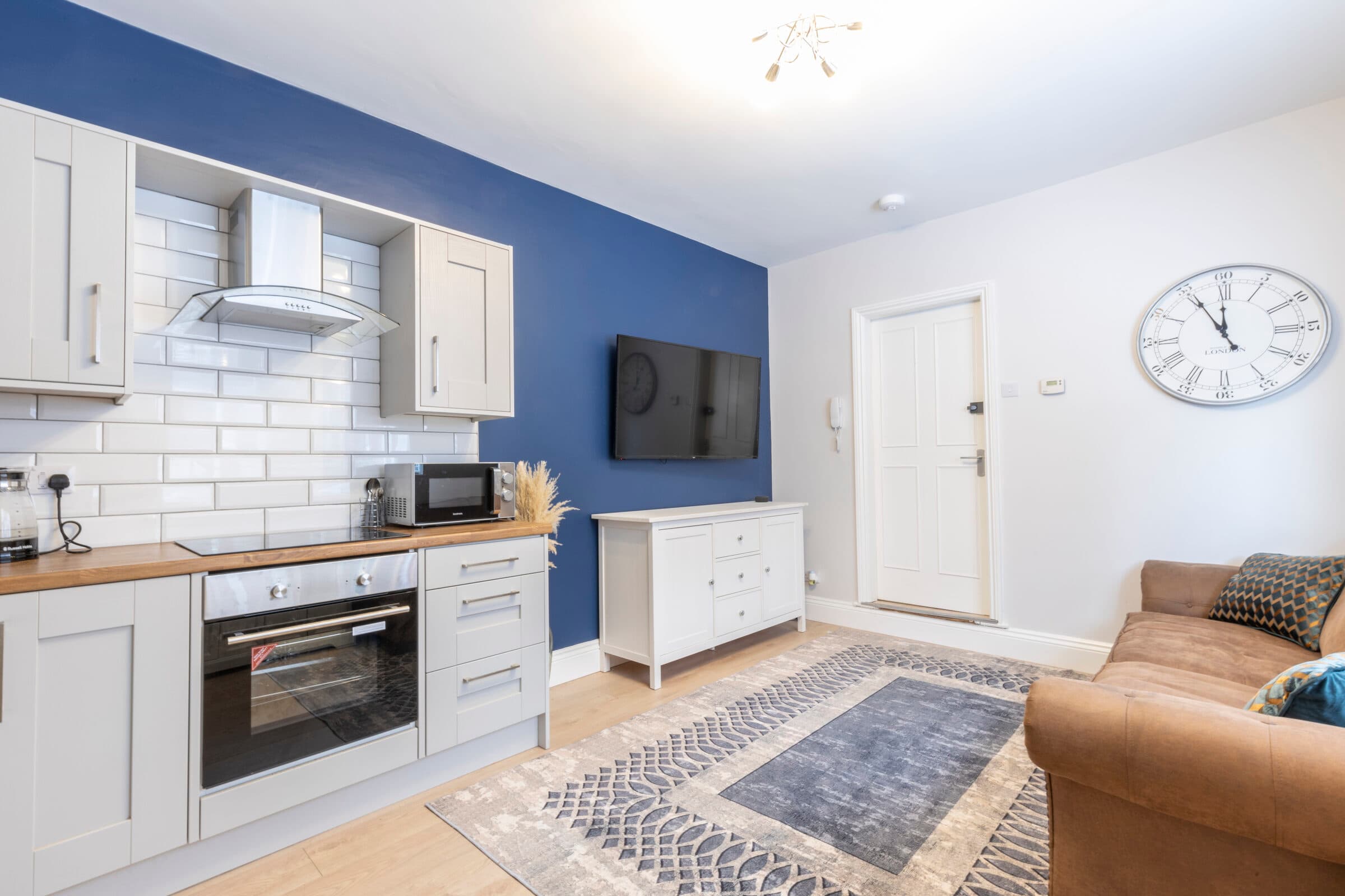 1 Bed Flat - Beresford Avenue, Flat 2 thumbnail 2