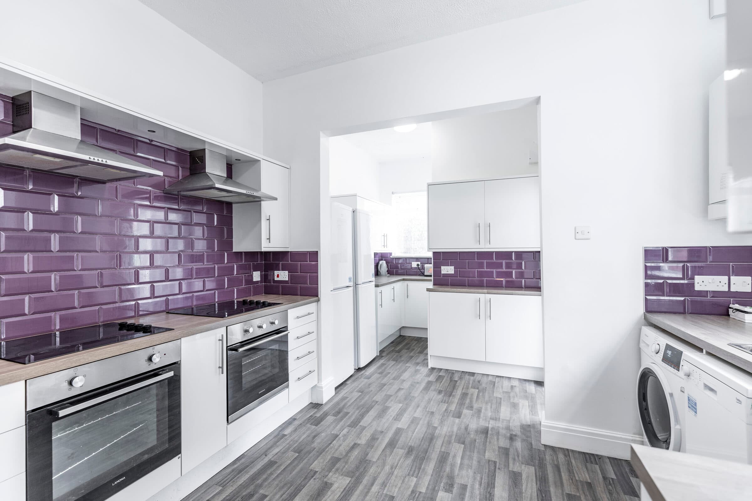 7 Bed House - Beverley Road thumbnail 2