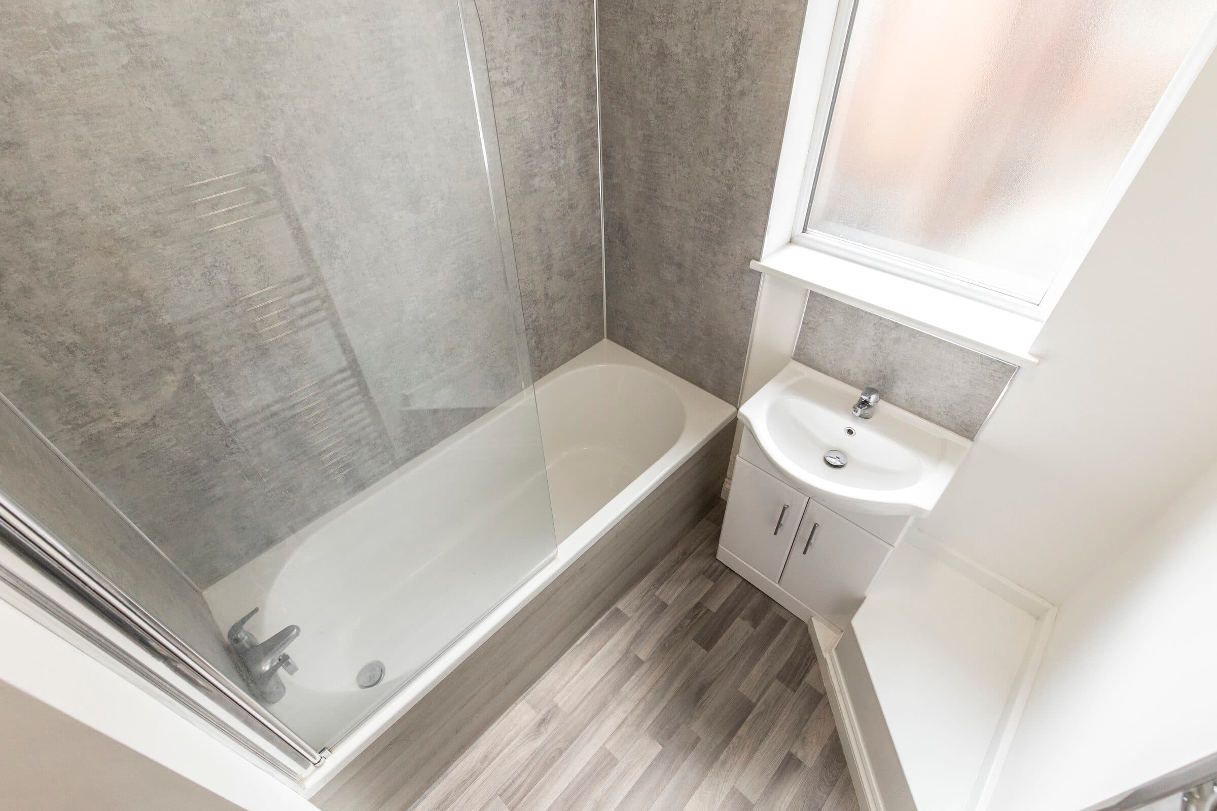 7 Bed House - Beverley Road thumbnail 5