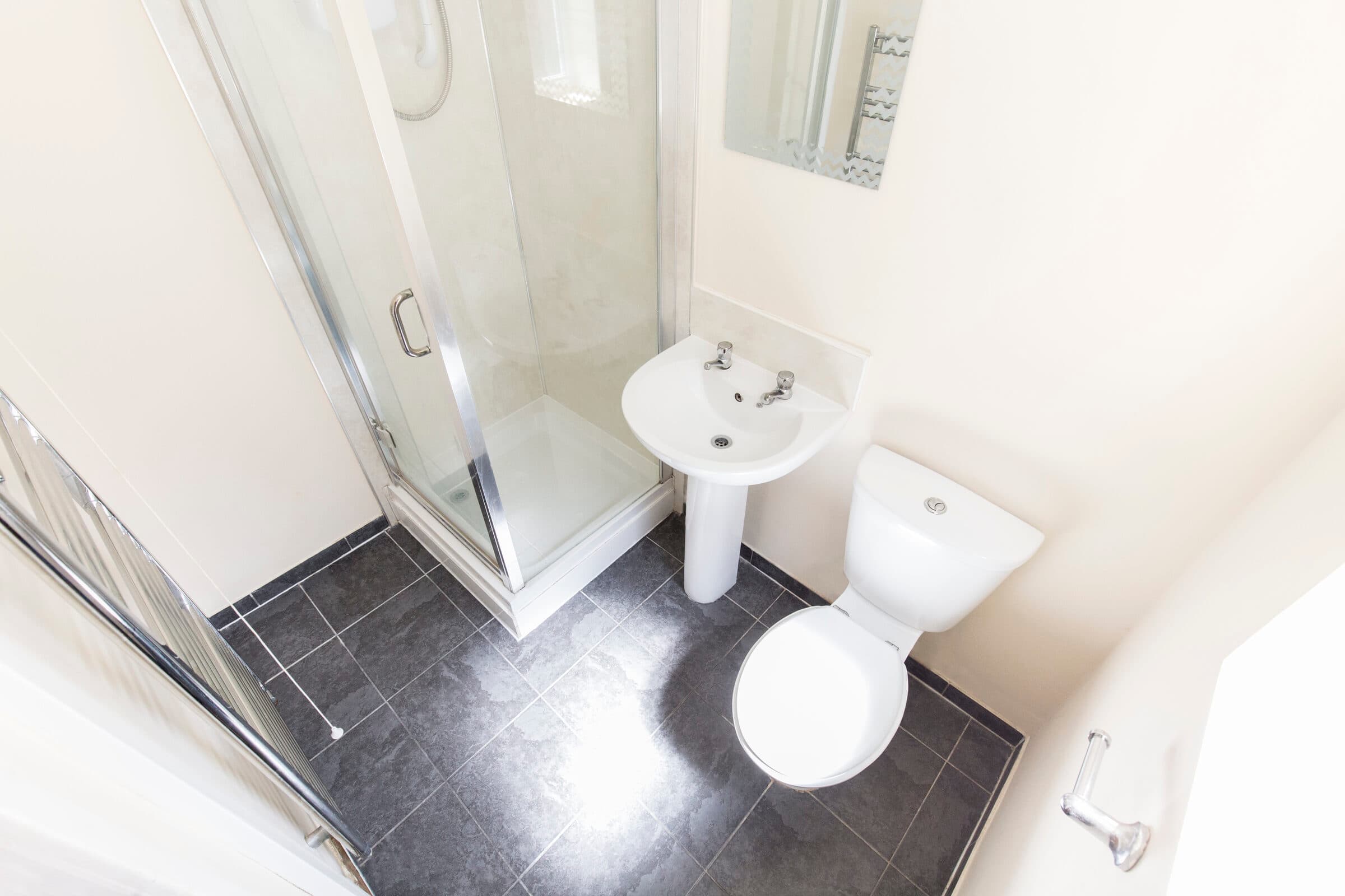 7 Bed House - Beverley Road thumbnail 8