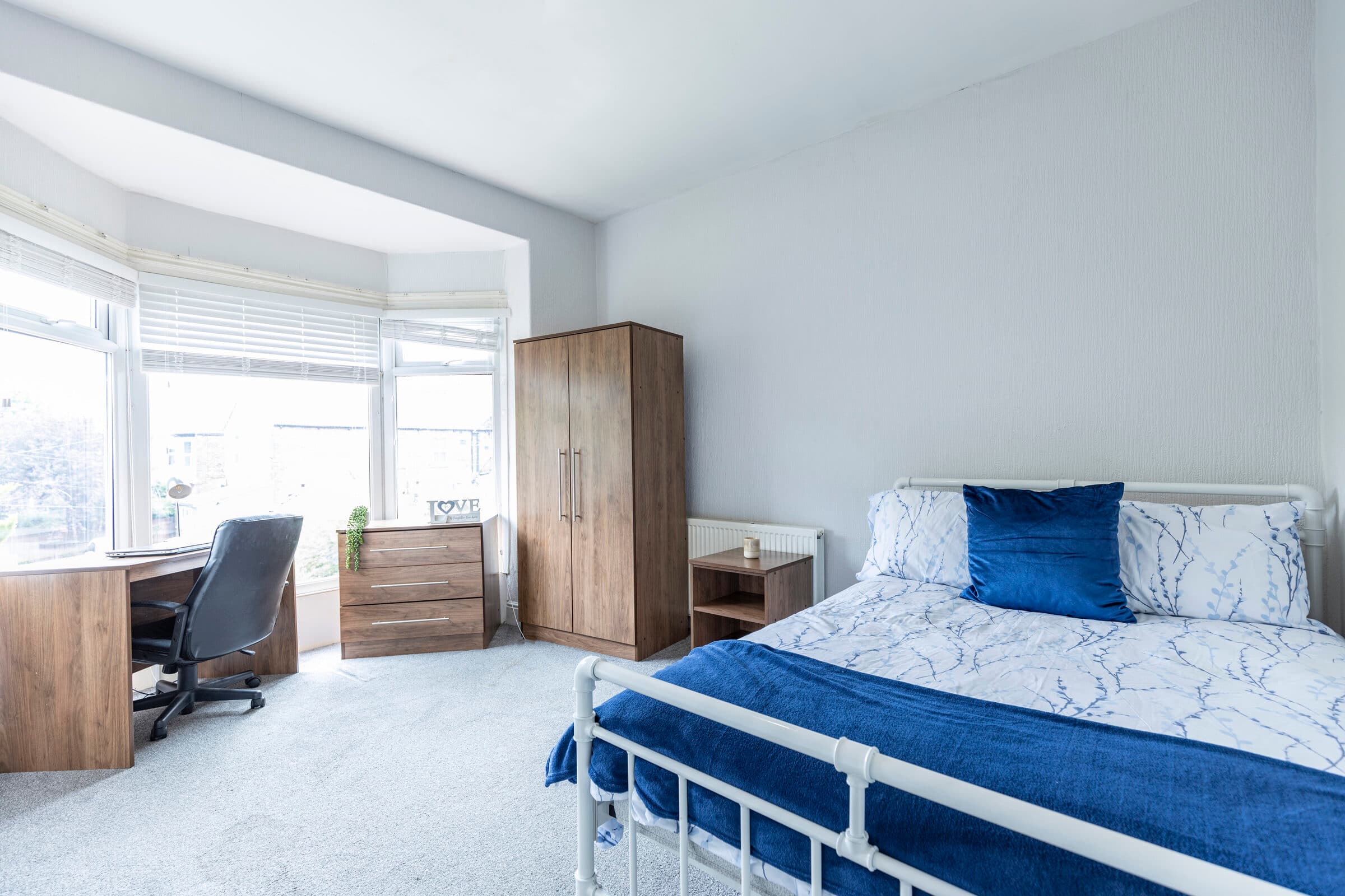 7 Bed House - Beverley Road thumbnail 7