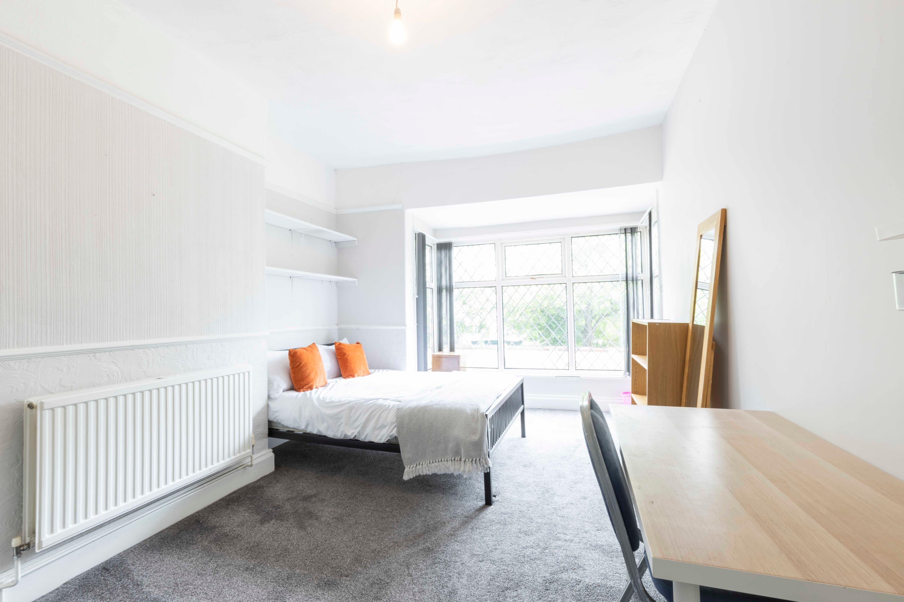 4 Bed House - Beverley Road thumbnail 6