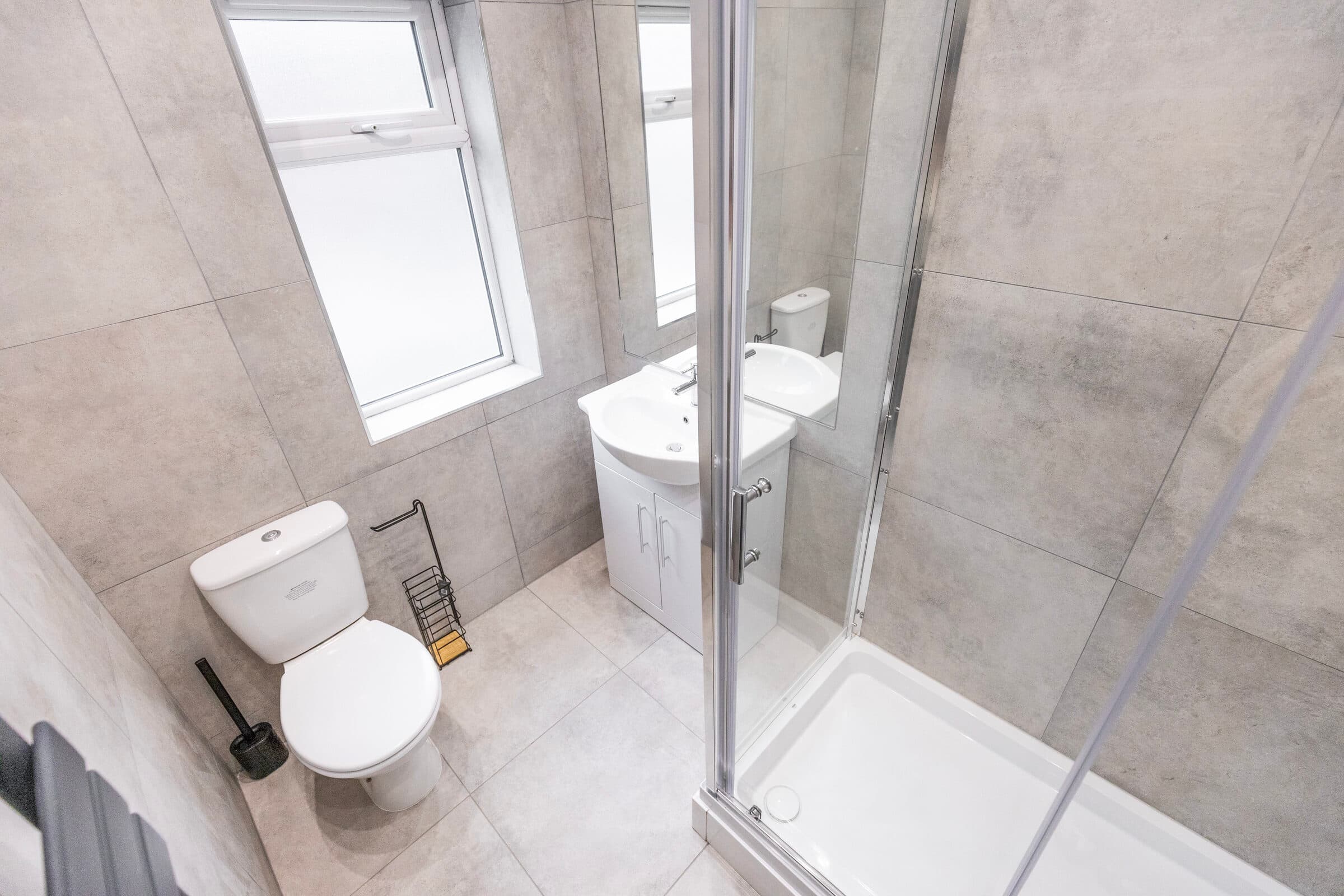 4 Bed House - Heathcote Street thumbnail 9