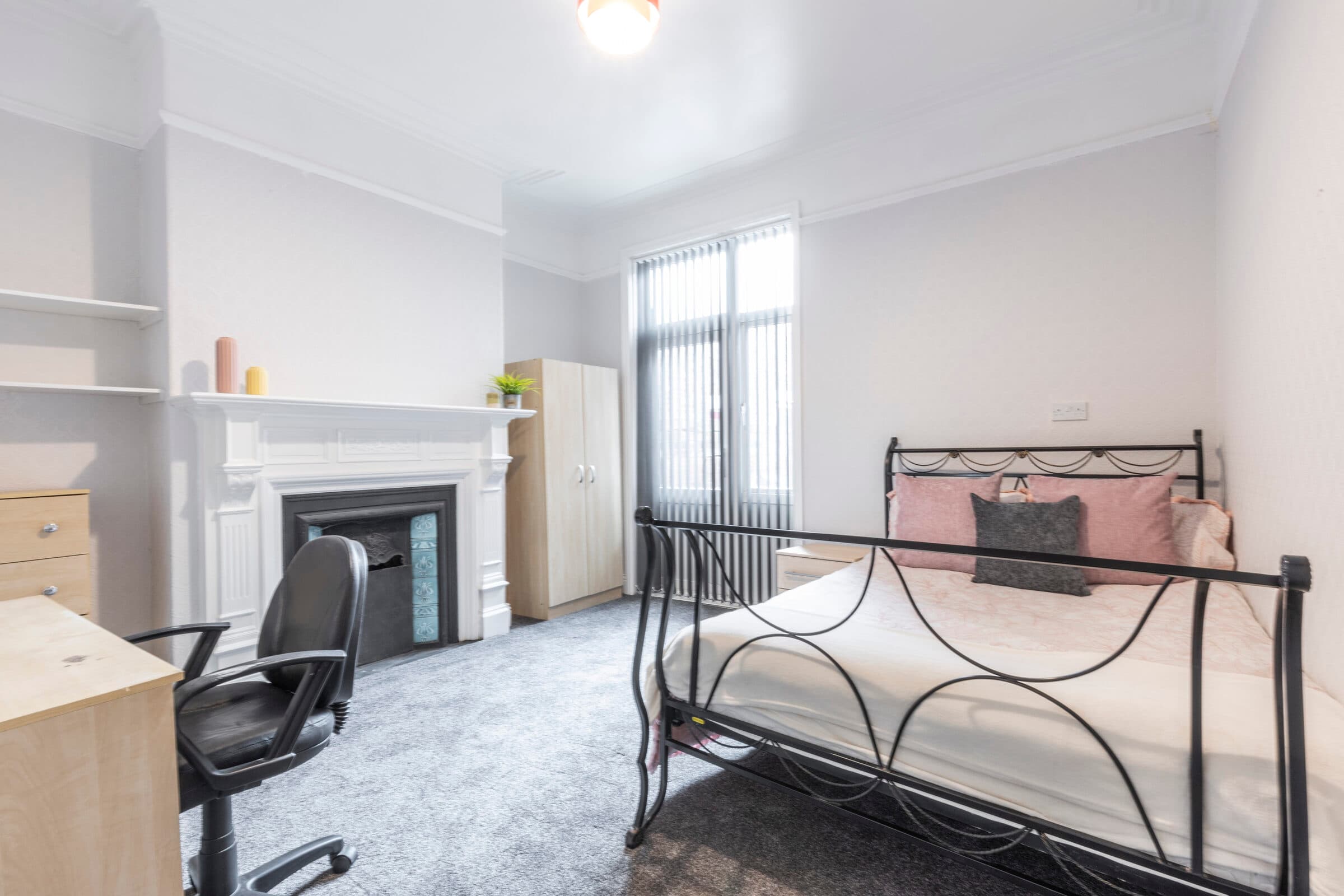 7 Bed House - Fitzroy Street thumbnail 5