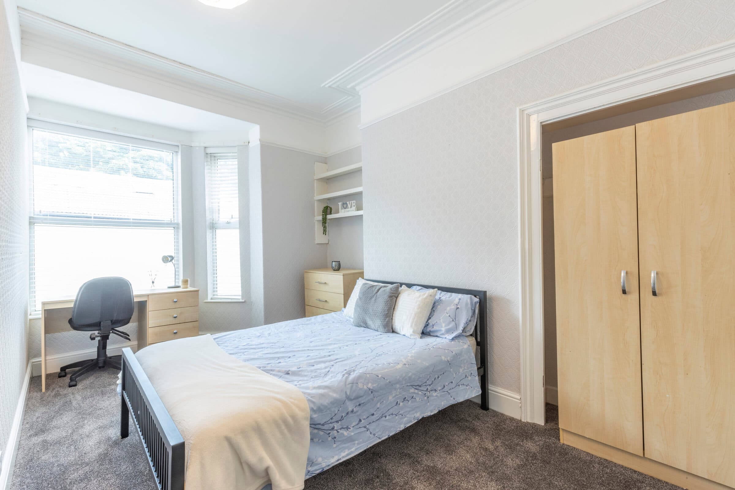 7 Bed House - Fitzroy Street thumbnail 9