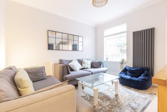 3 Bed House - Blaydes Street thumbnail 3