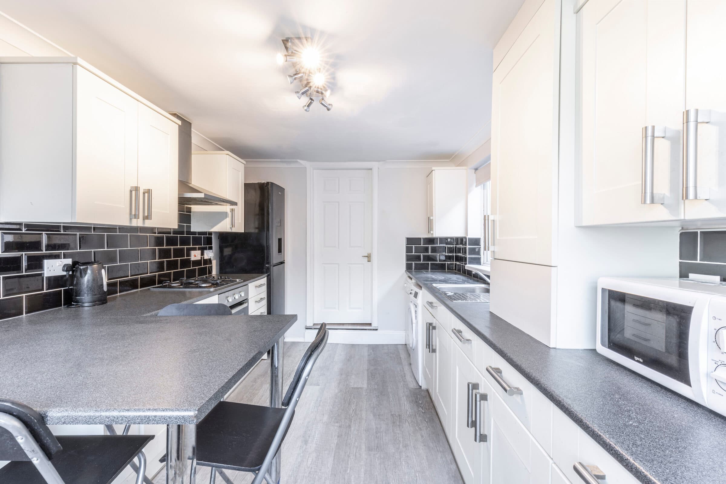 3 Bed House - Ventnor Street photo 1