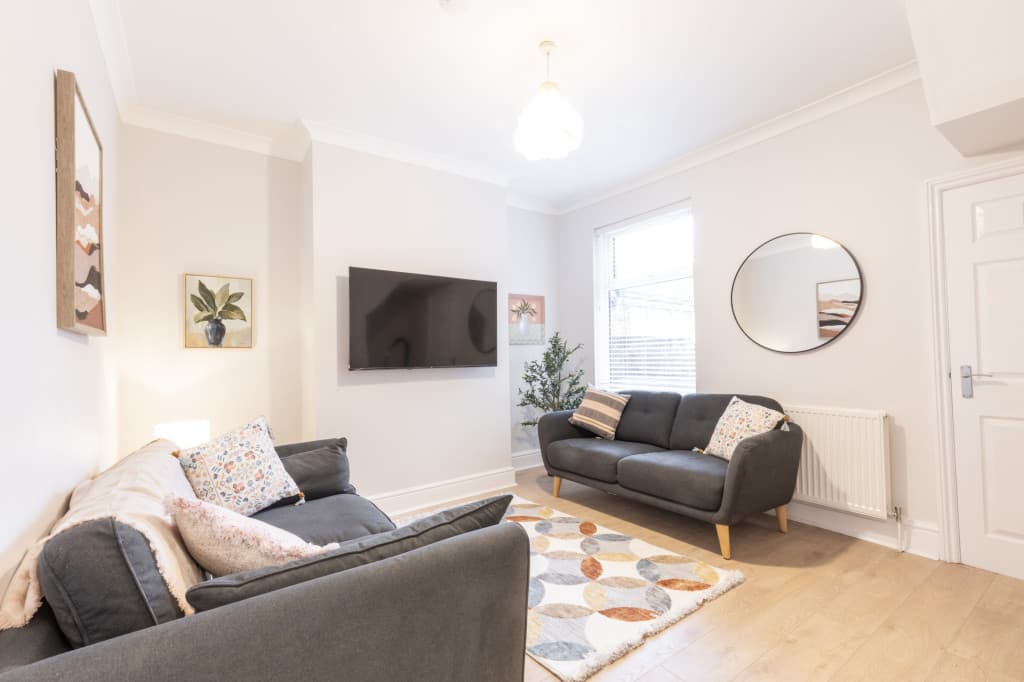 3 Bed House - Goddard Avenue photo 1