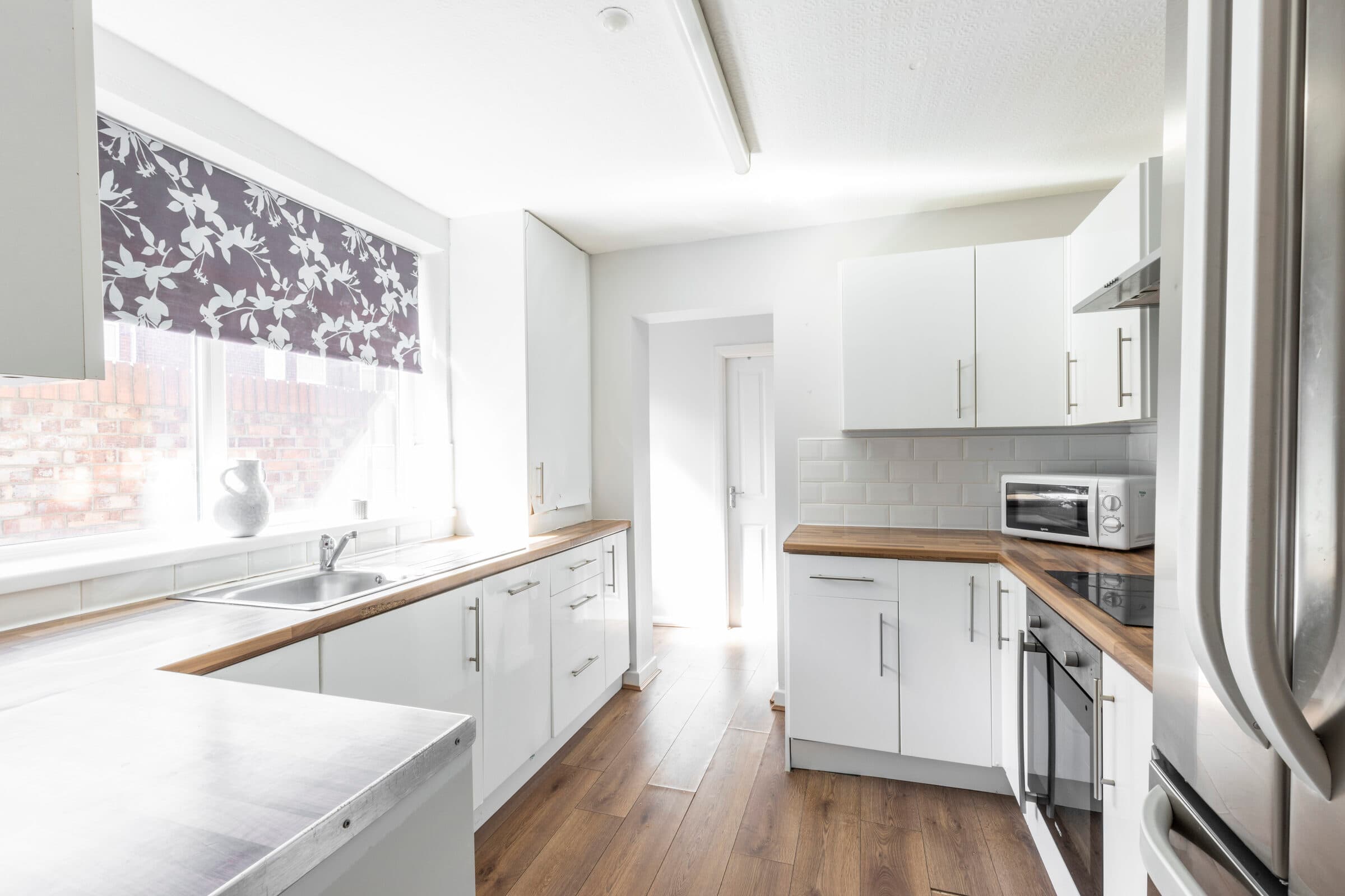 3 Bed House - Raglan Street photo 1