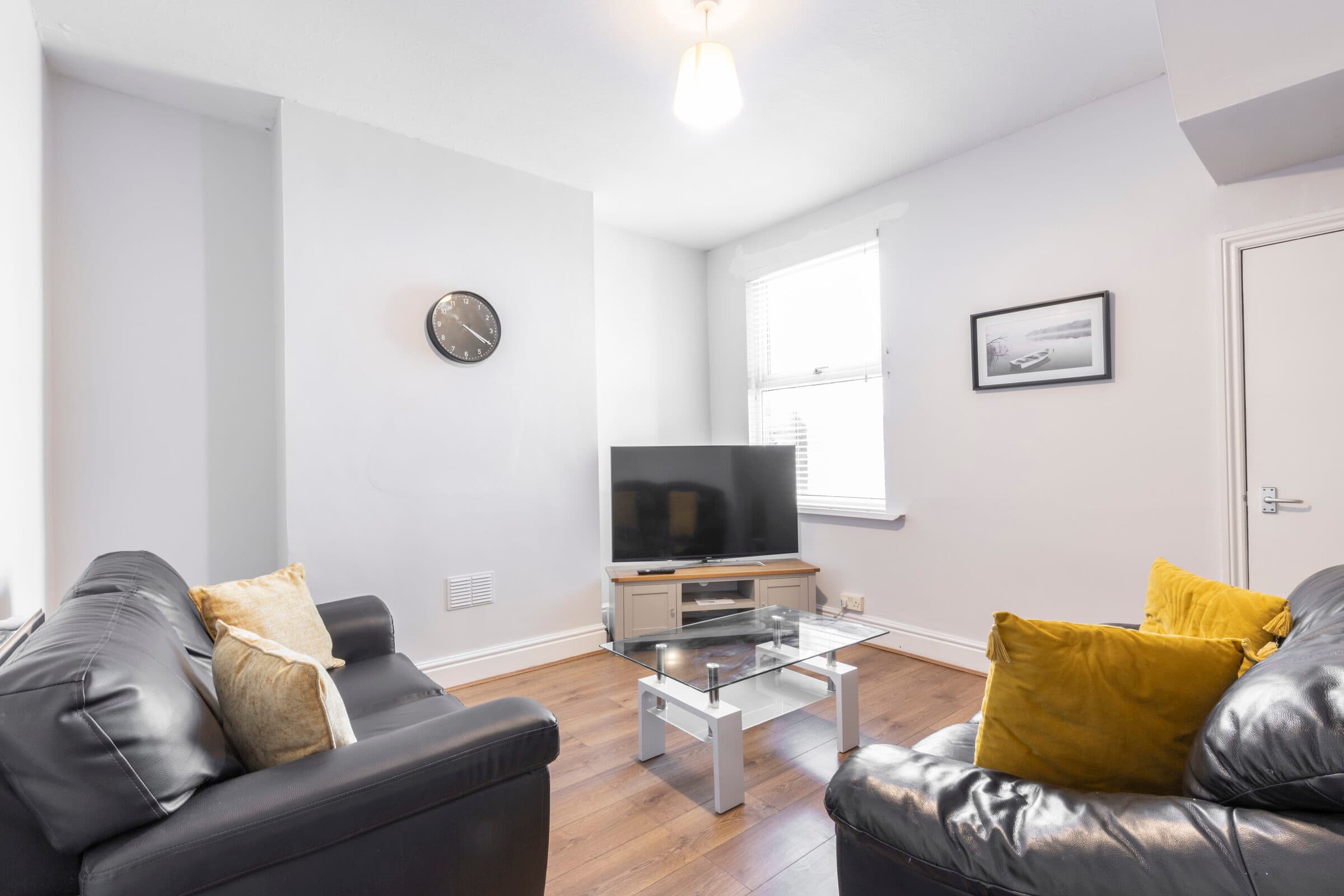 3 Bed House - Raglan Street thumbnail 2