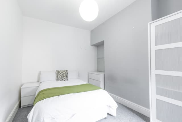 3 Bed House - Blaydes Street thumbnail 4