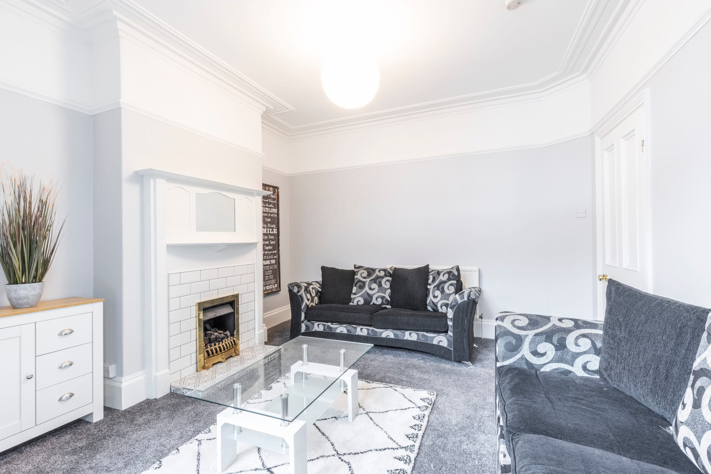 3 Bed House - Wellesley Avenue thumbnail 2