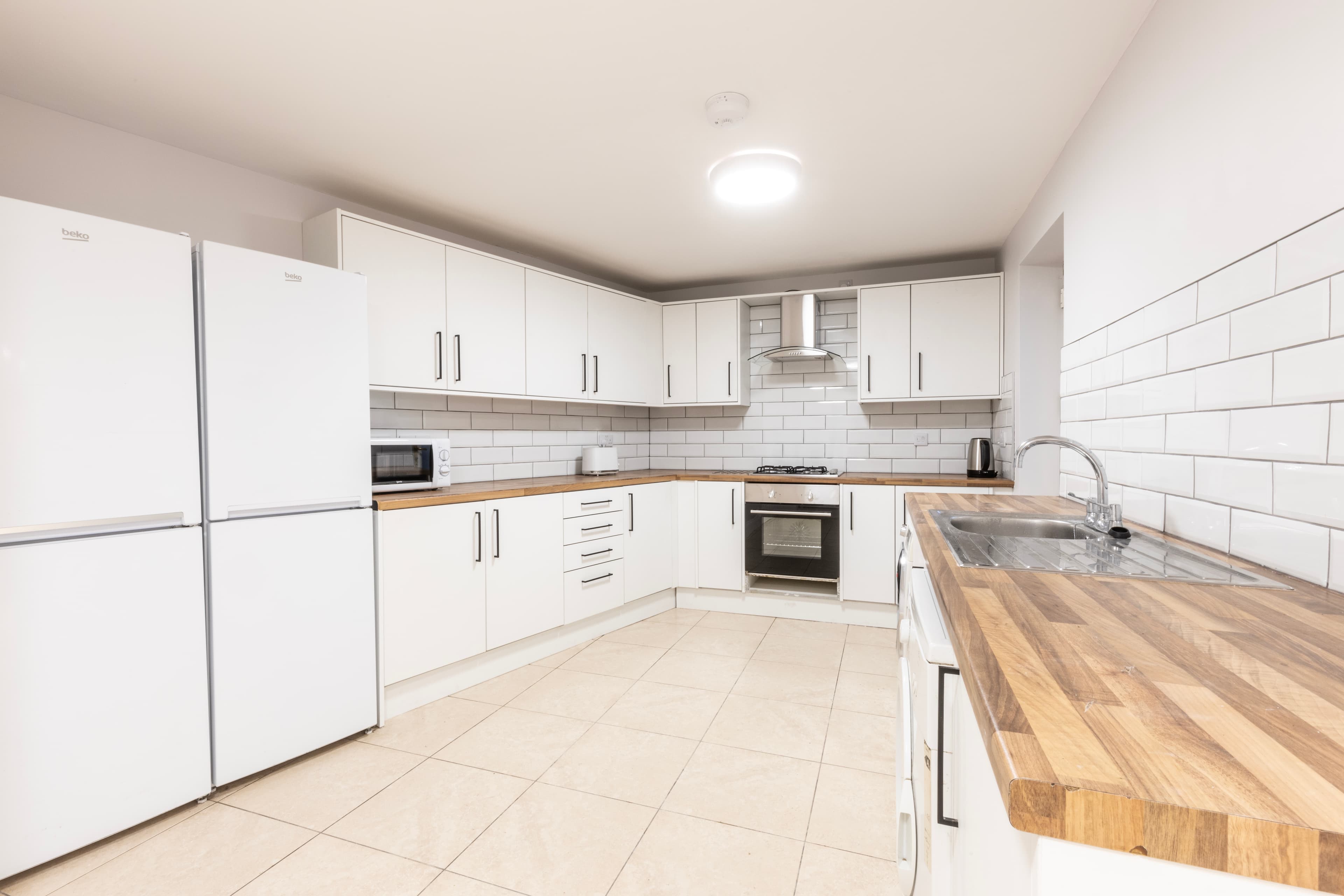 4 Bed House - Brooklyn Street photo 1