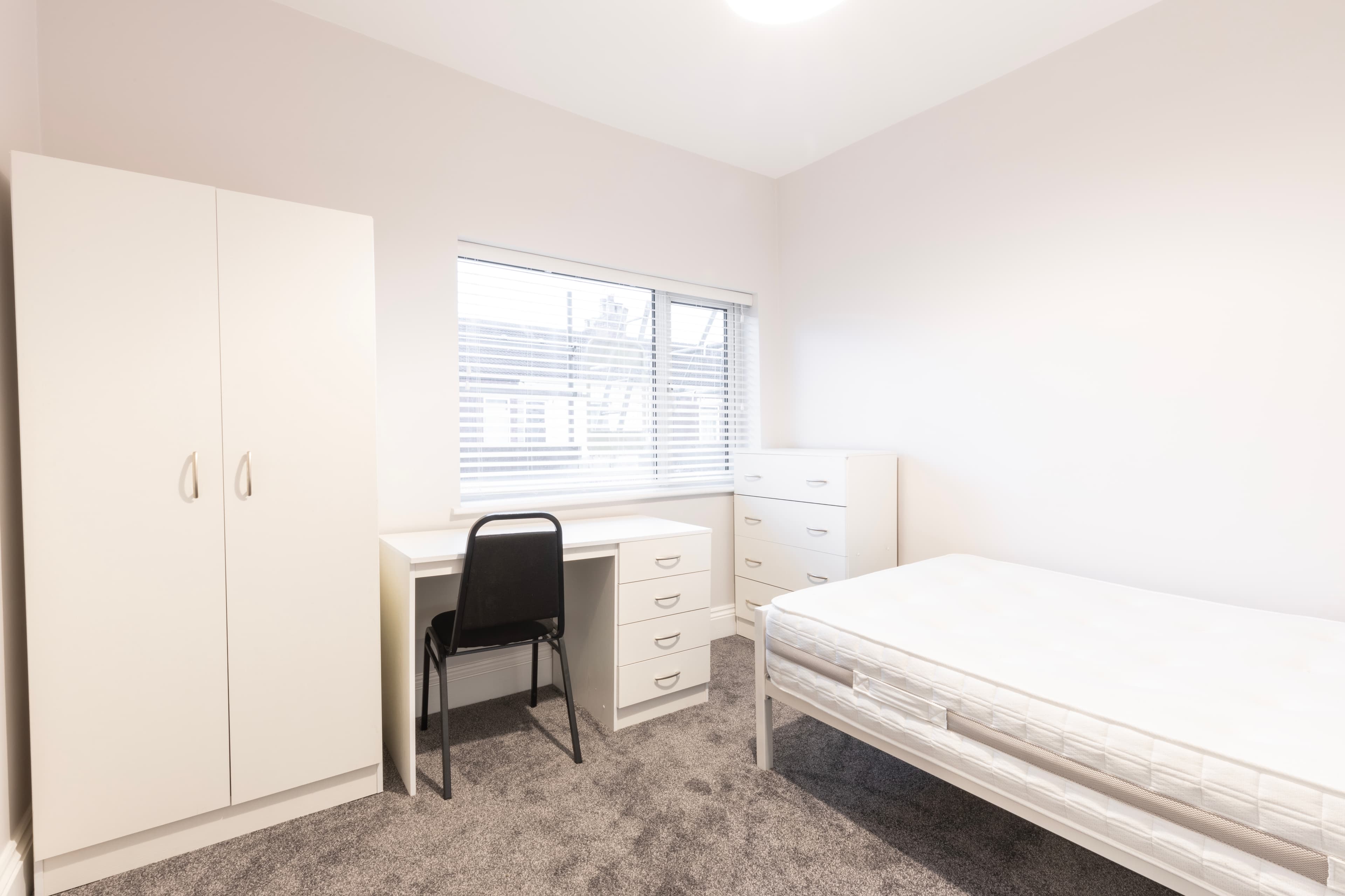 4 Bed House - Brooklyn Street thumbnail 3