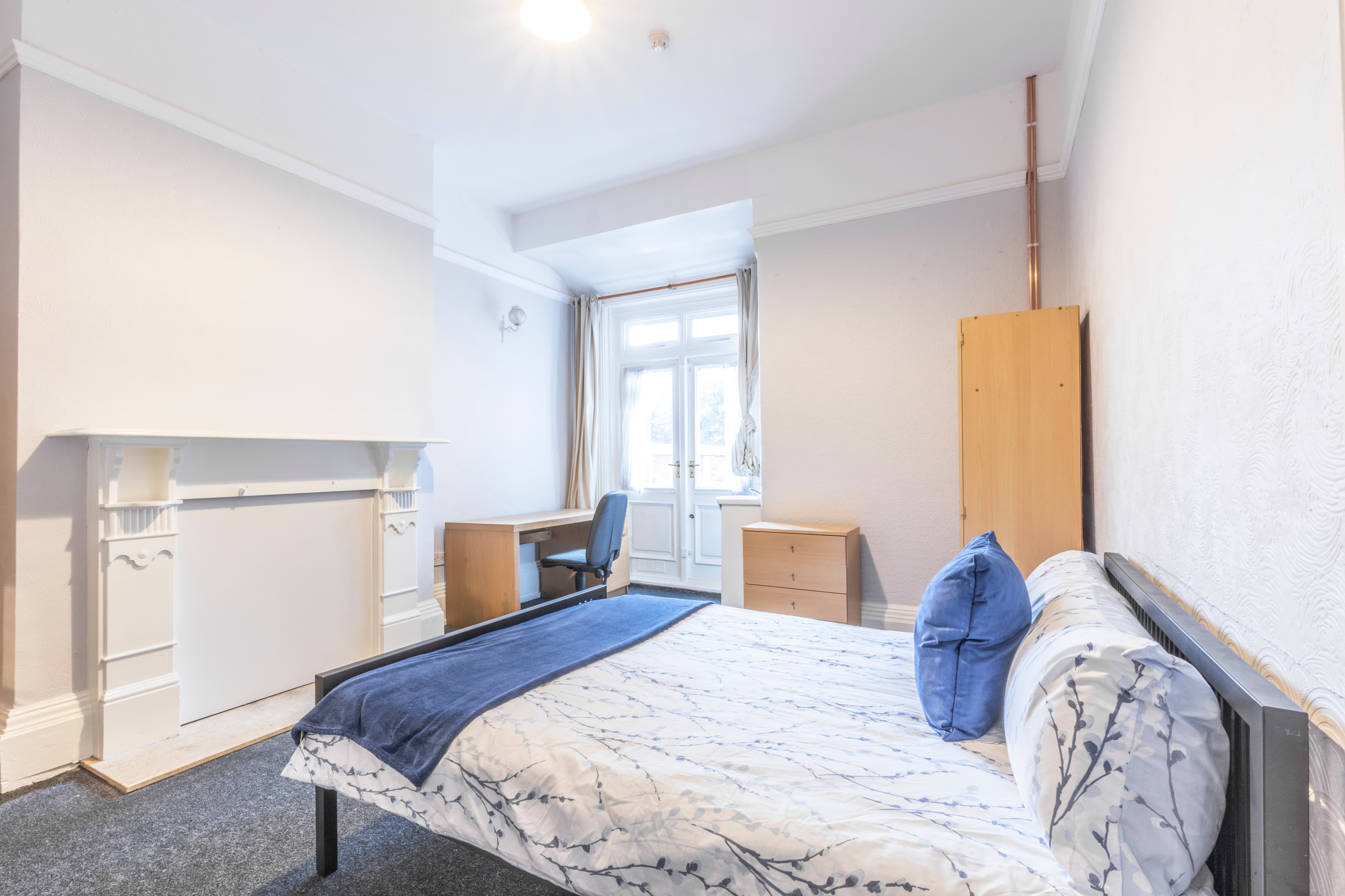 7 Bed House - Beresford Avenue thumbnail 9