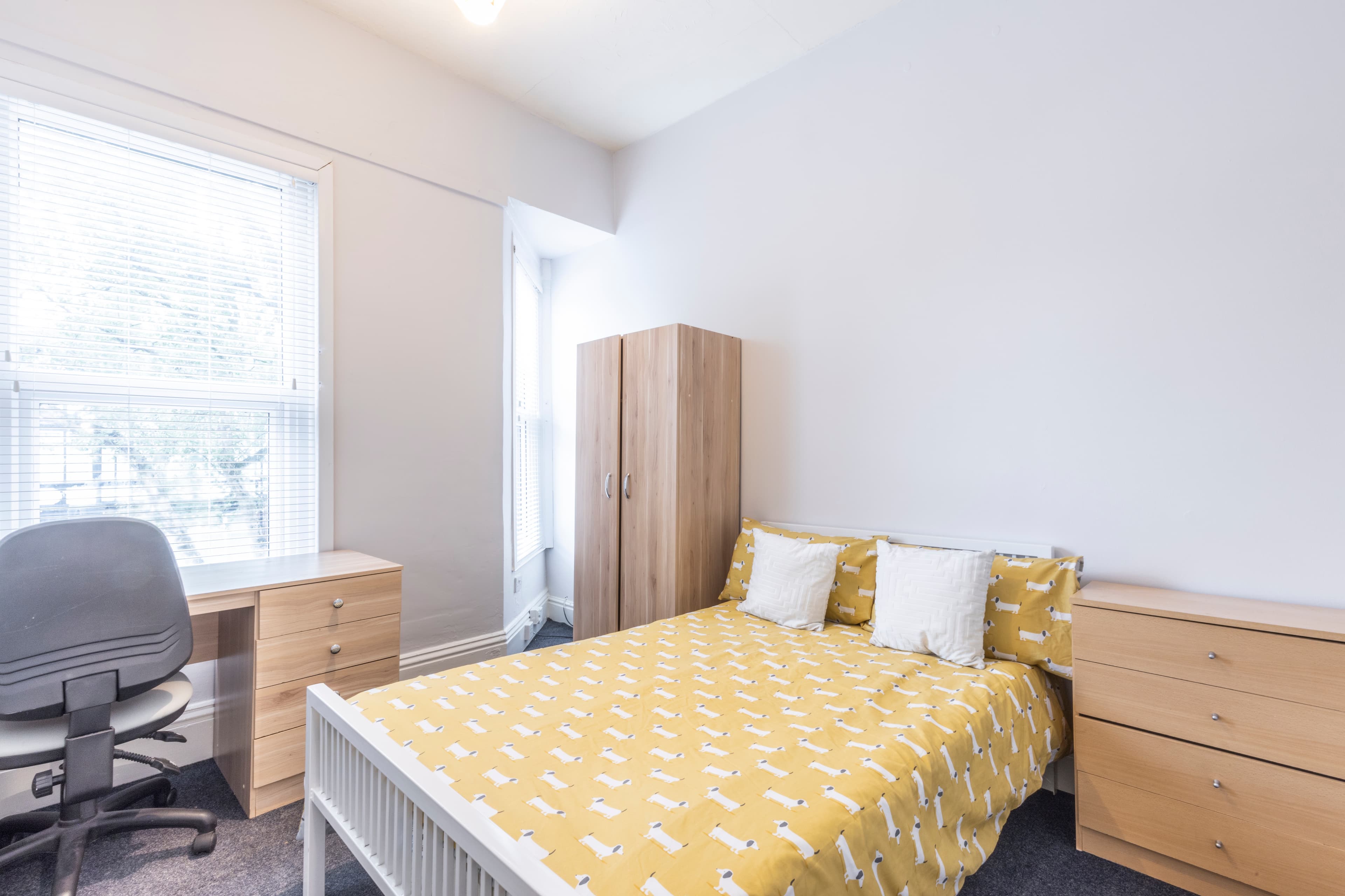 7 Bed House - Beresford Avenue thumbnail 10