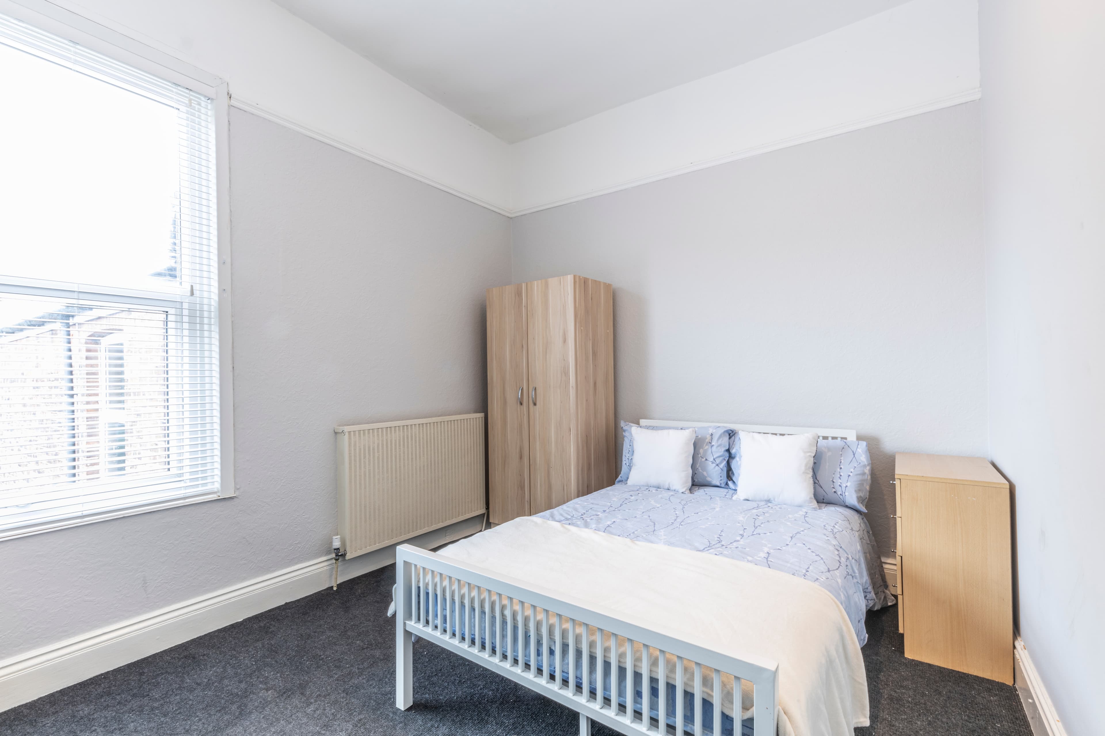 7 Bed House - Beresford Avenue thumbnail 11