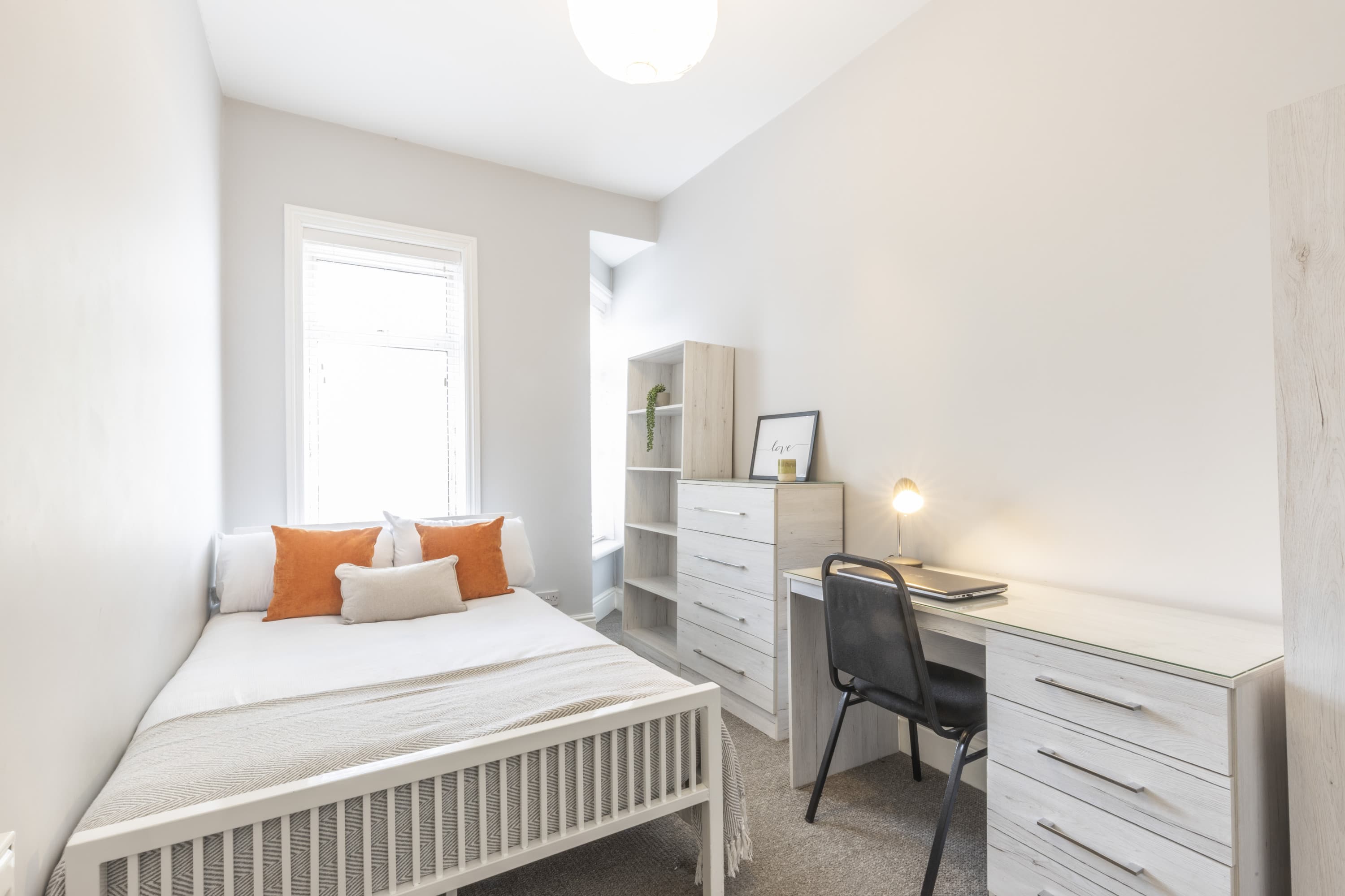 6 Bed House - Beresford Avenue thumbnail 11