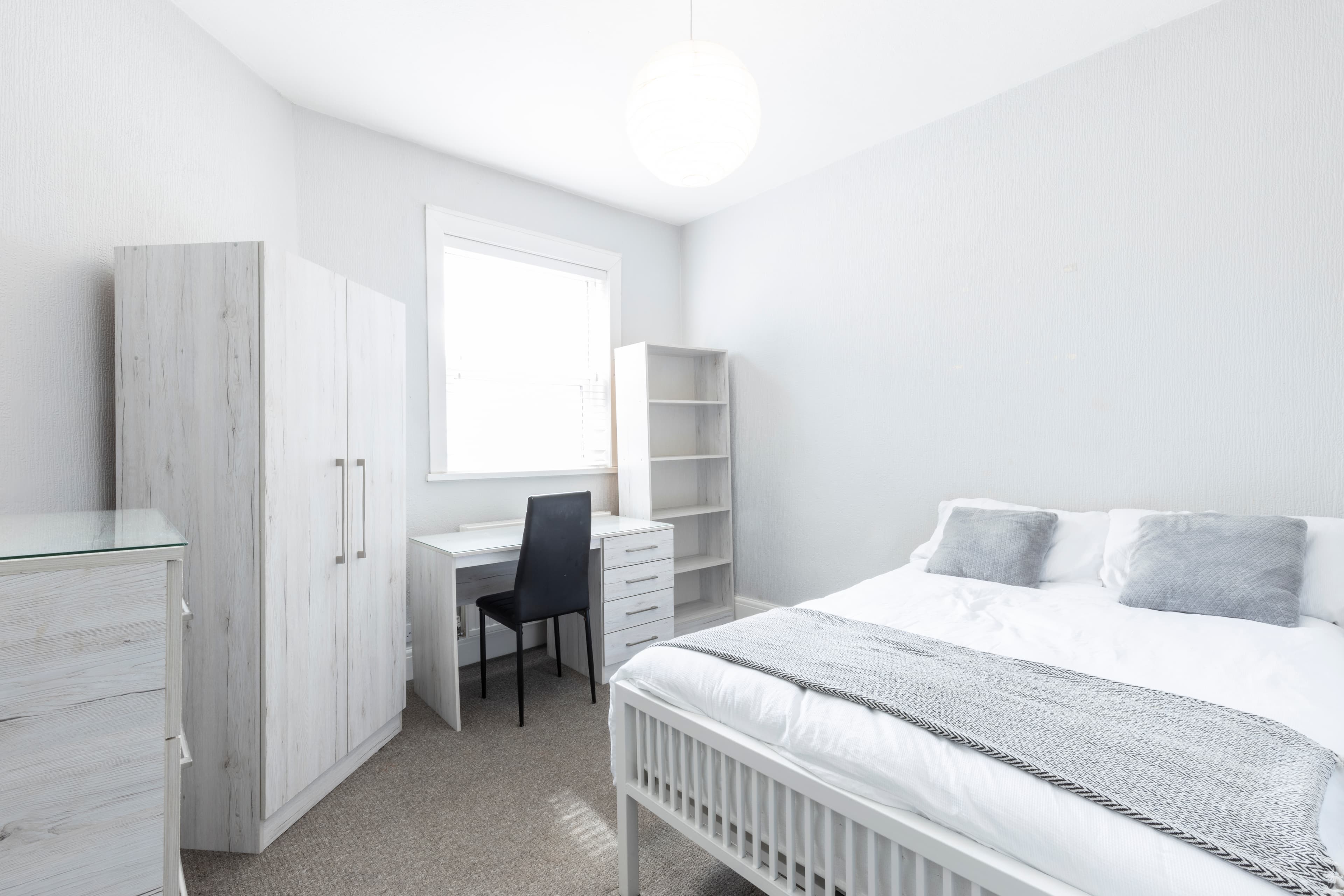 6 Bed House - Beresford Avenue thumbnail 6