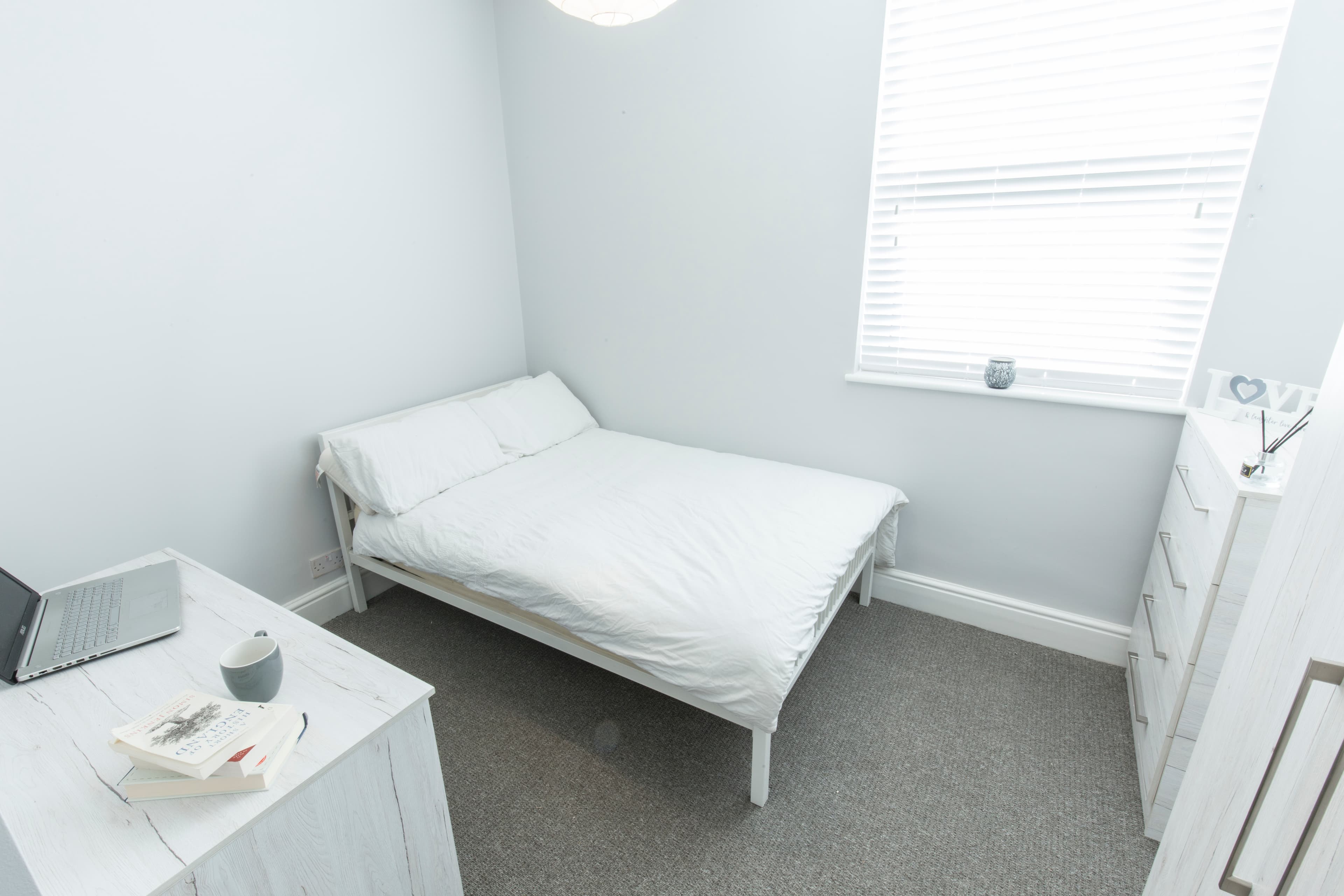 6 Bed House - Beresford Avenue thumbnail 9