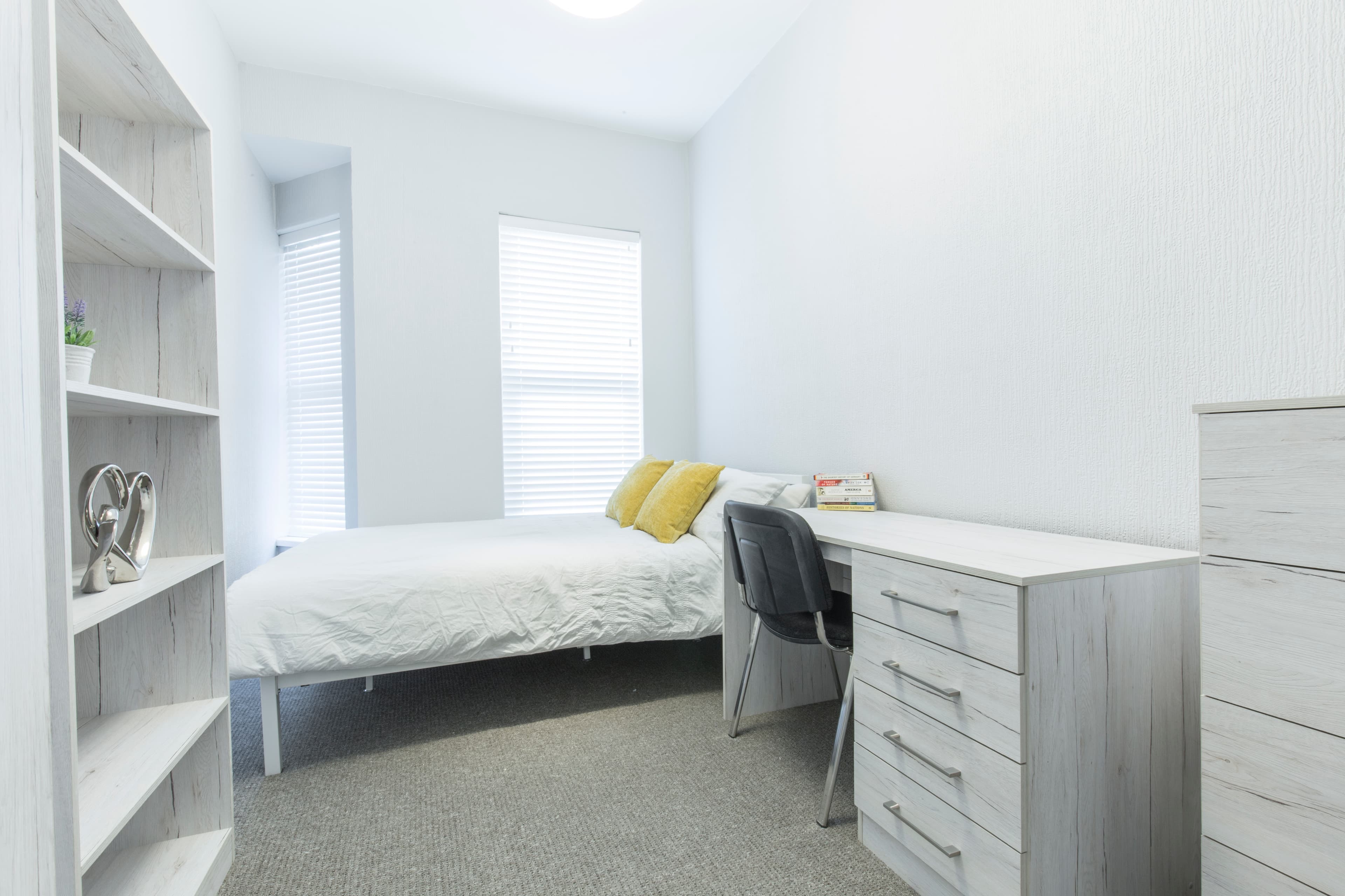 6 Bed House - Beresford Avenue thumbnail 10