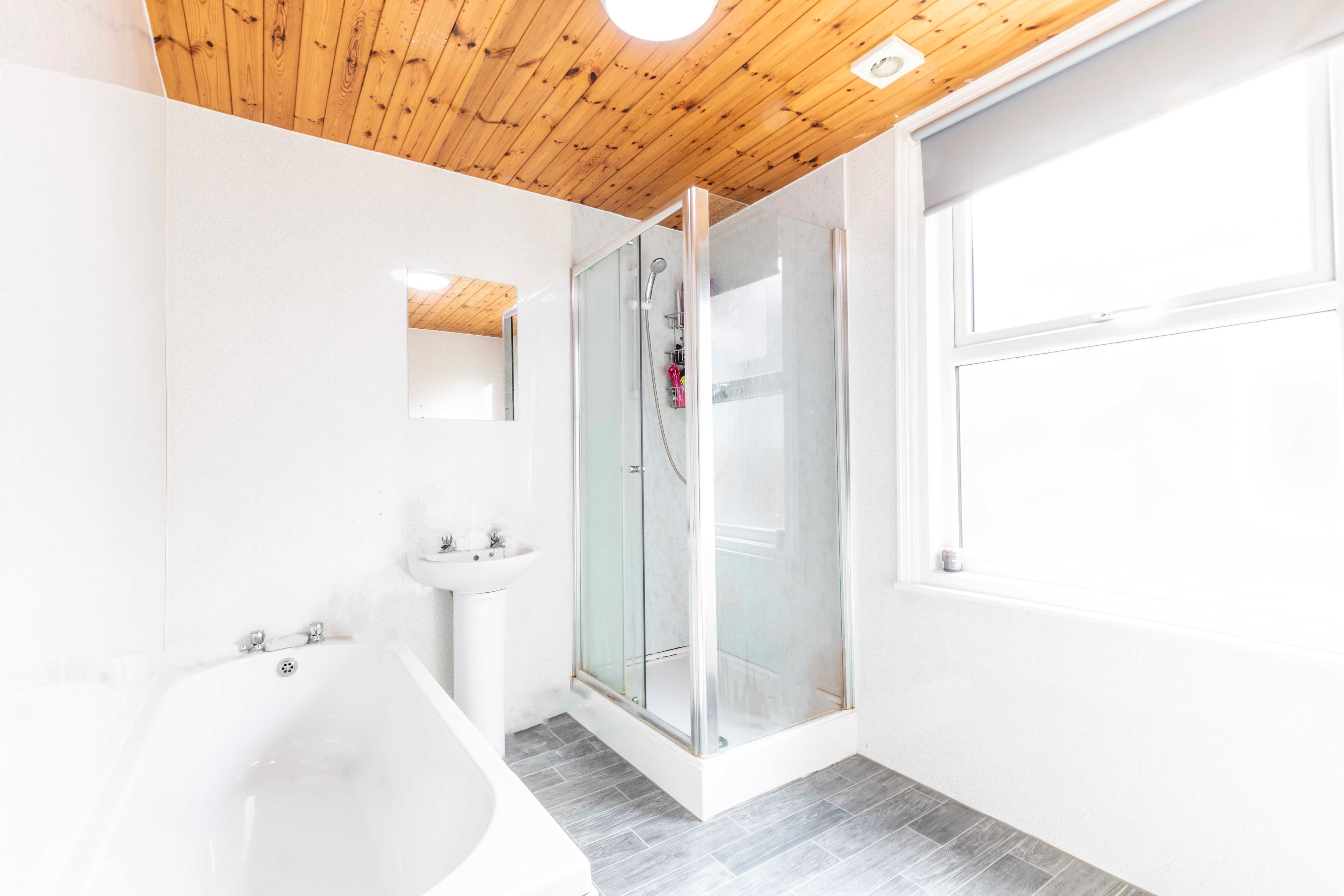 6 Bed House - Beresford Avenue thumbnail 10