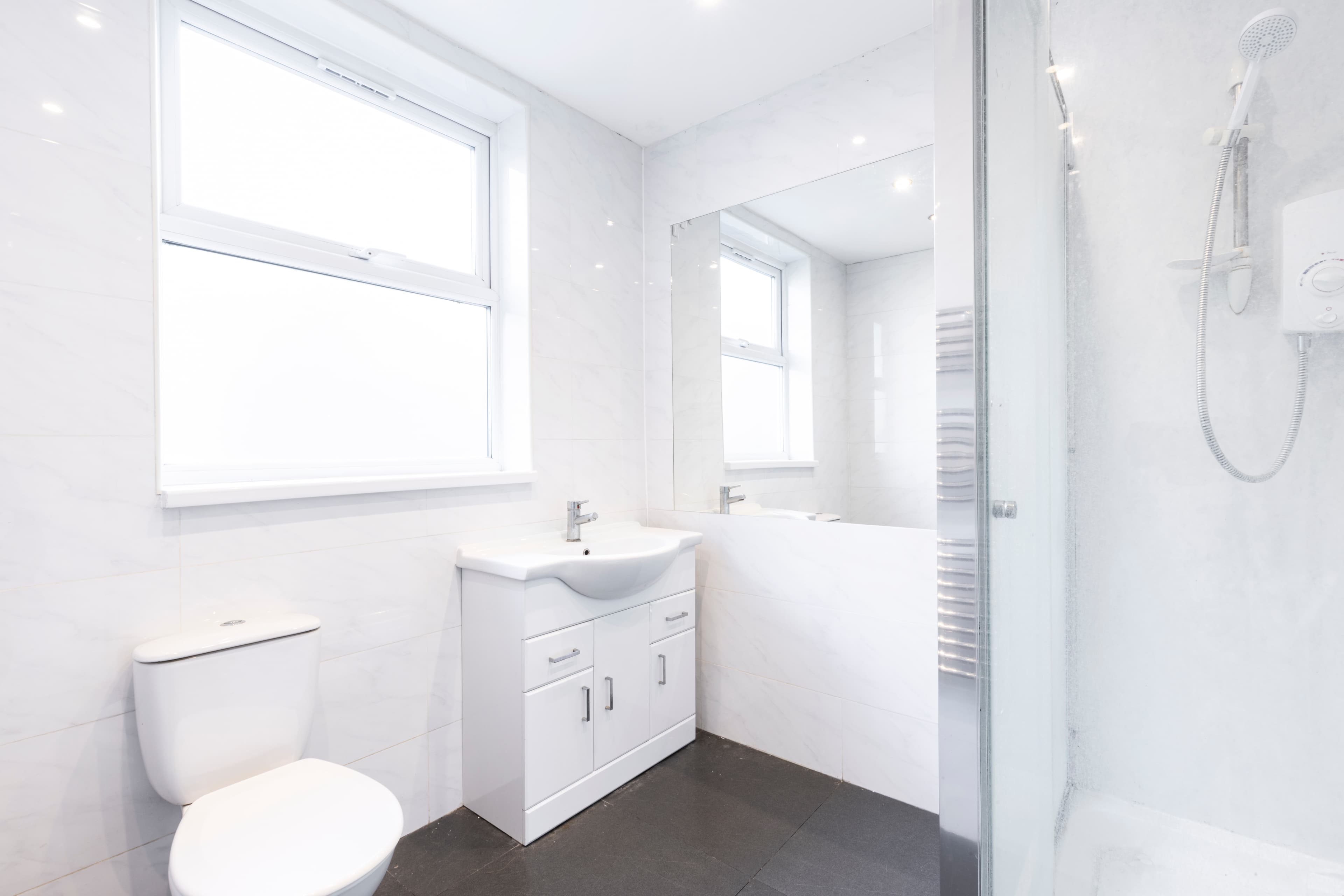 6 Bed House - Beresford Avenue thumbnail 5