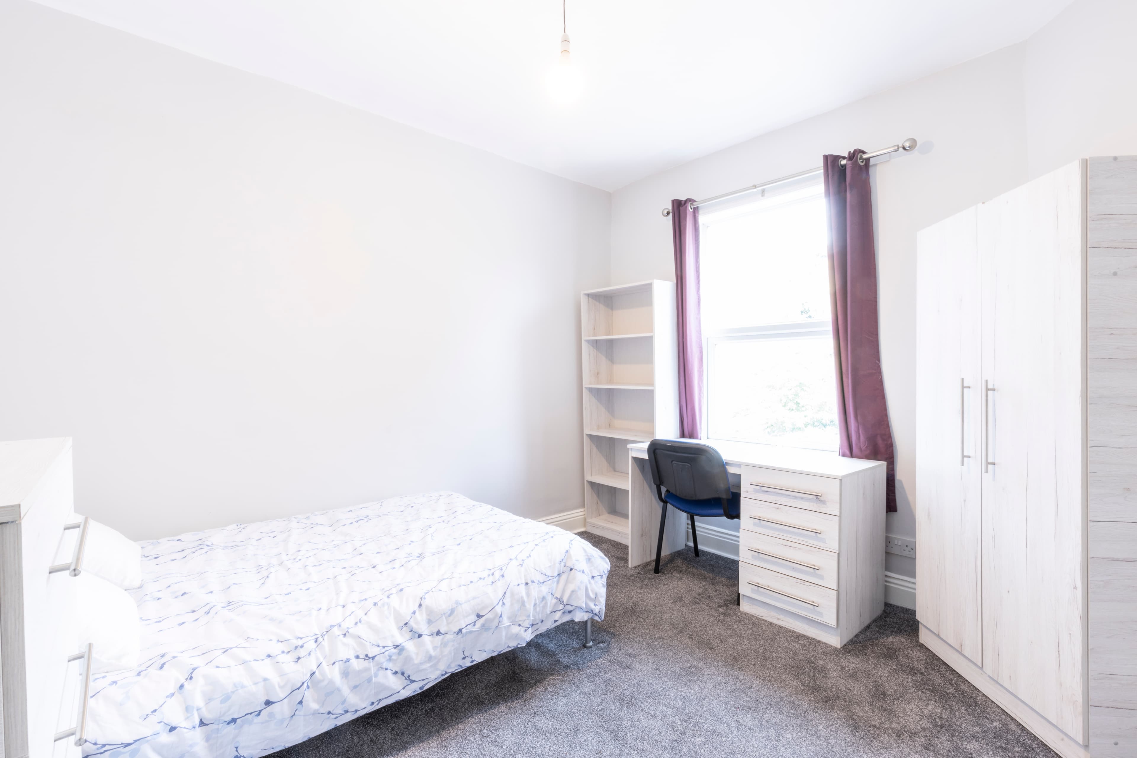 6 Bed House - Beresford Avenue thumbnail 6