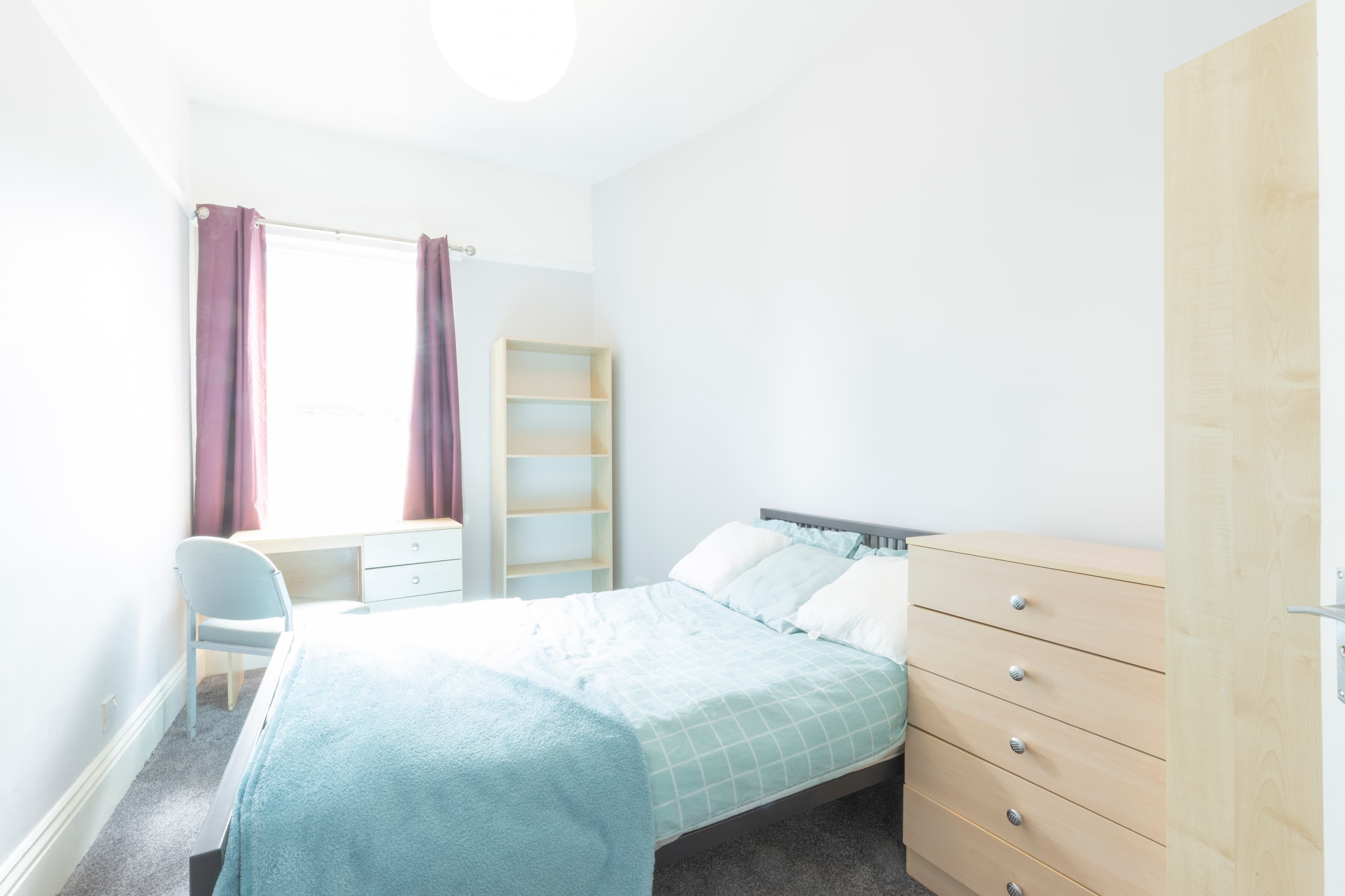 6 Bed House - Beresford Avenue thumbnail 7