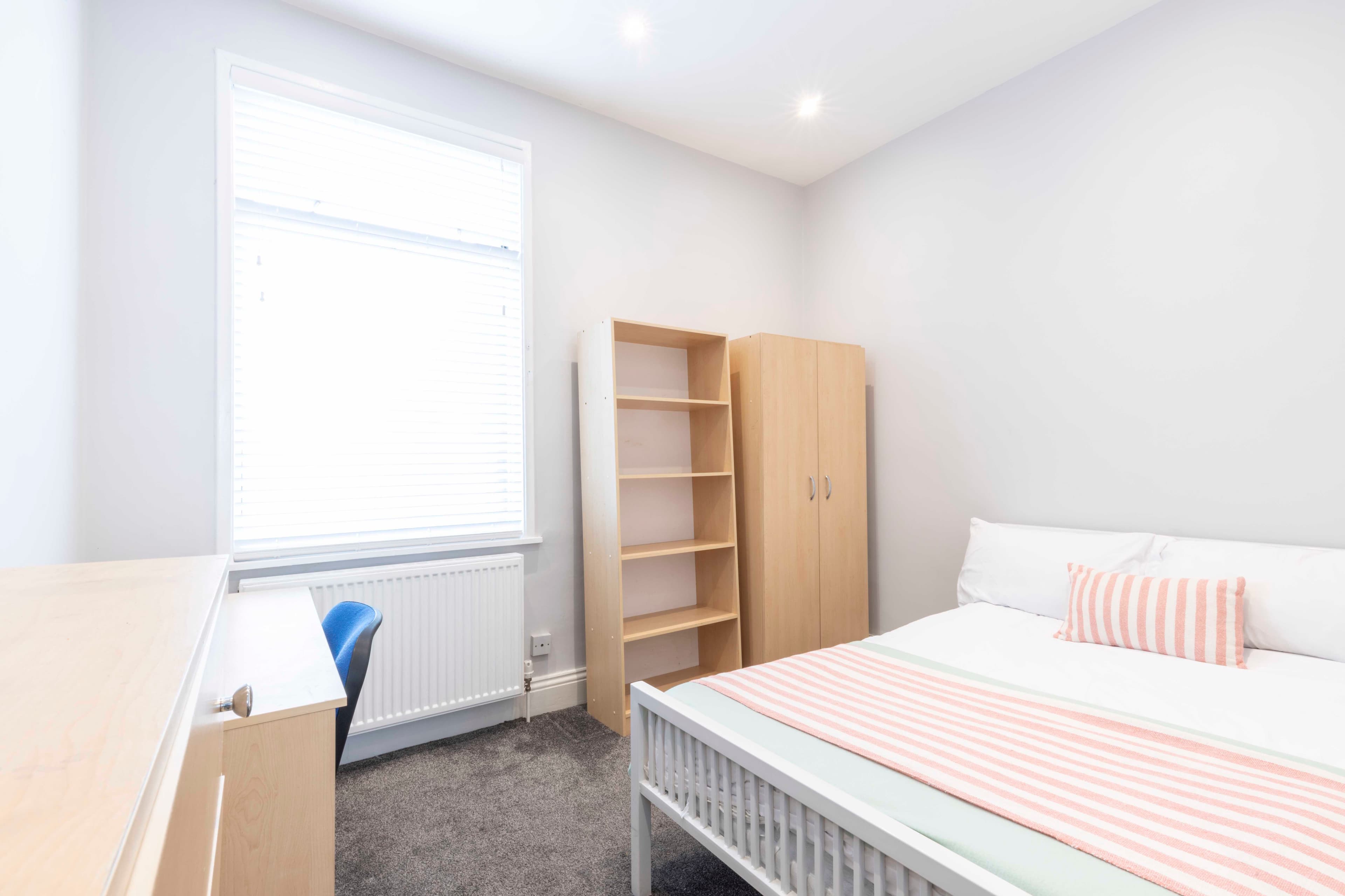 6 Bed House - Beresford Avenue thumbnail 7