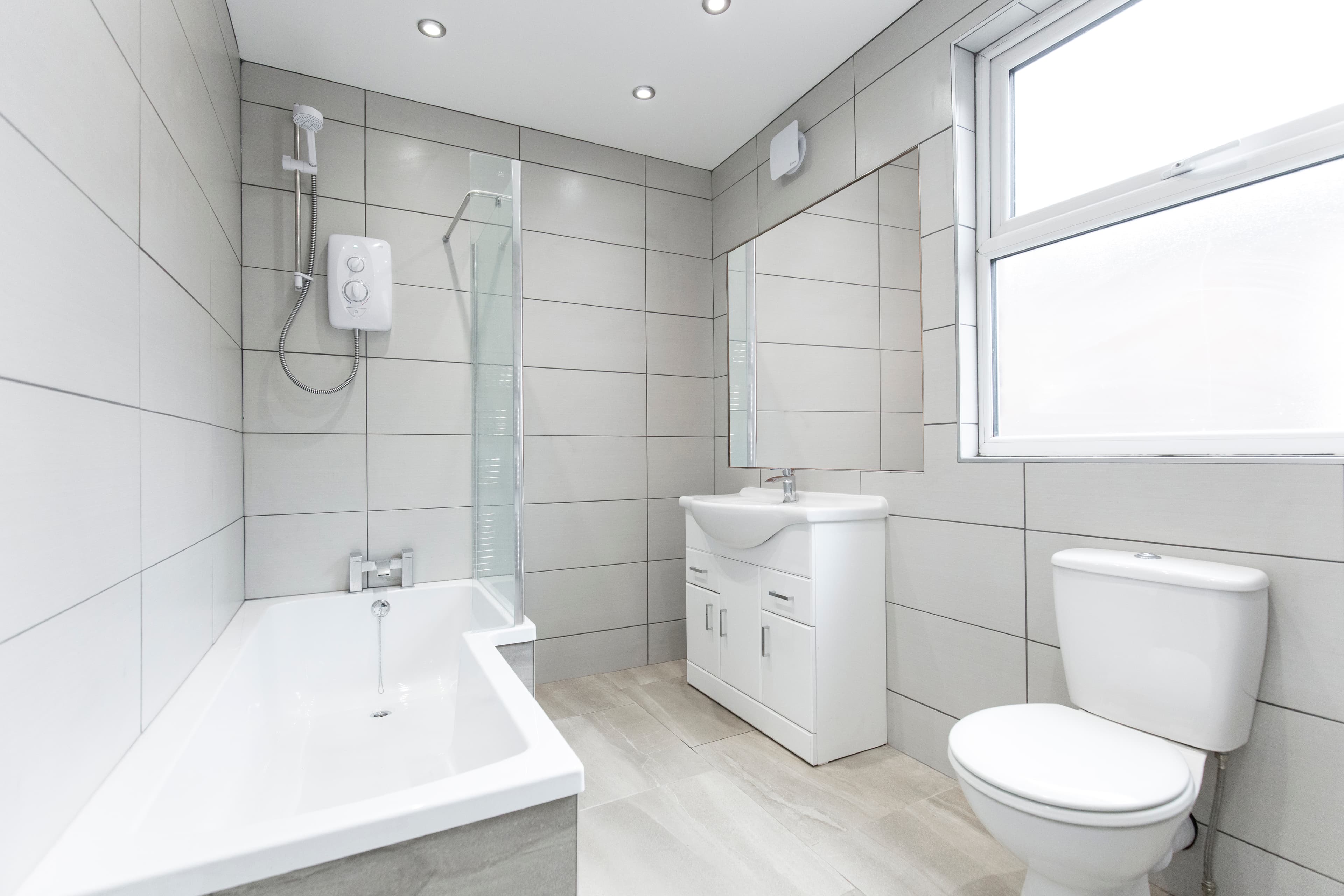 6 Bed House - Beresford Avenue thumbnail 5