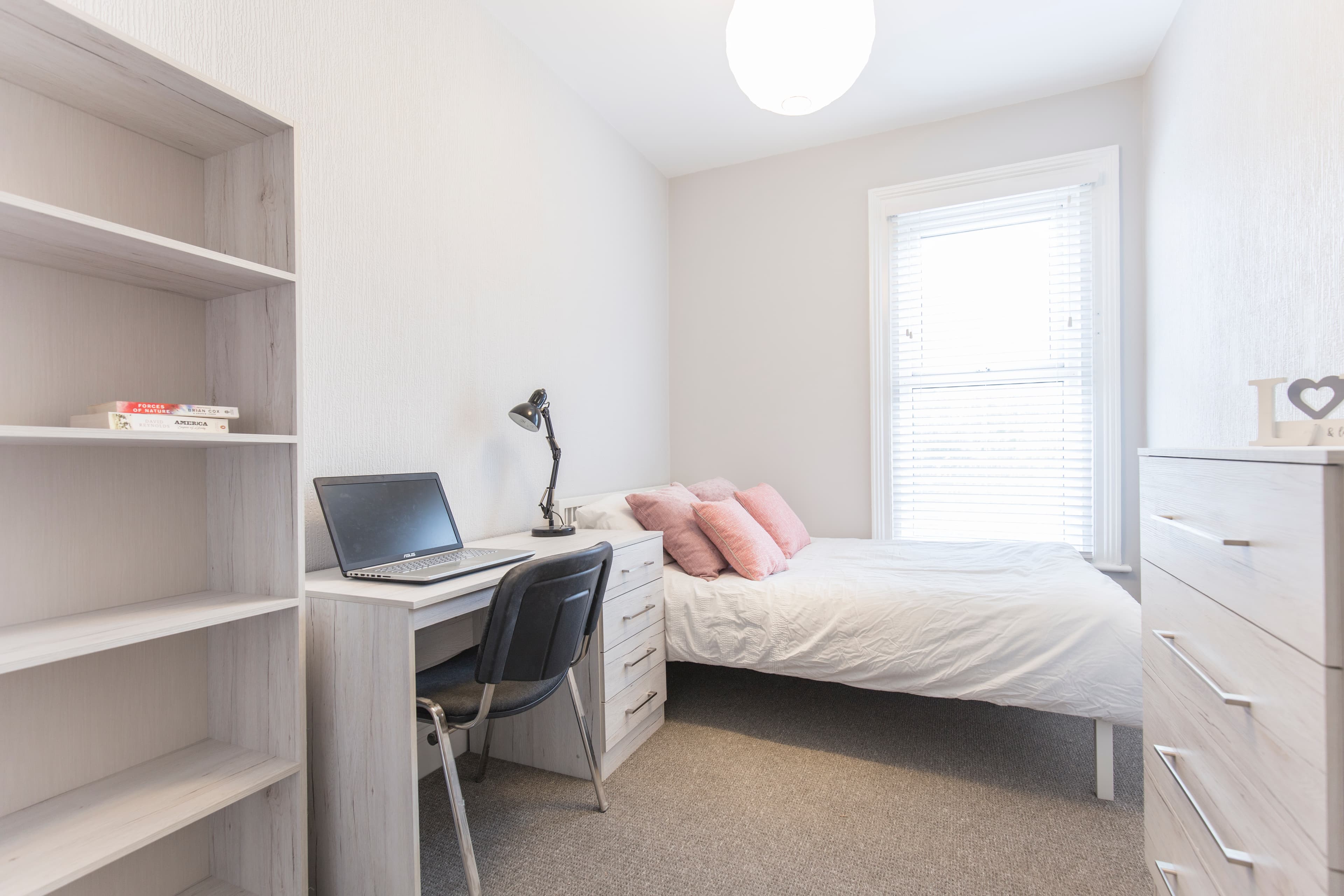 6 Bed House - Beresford Avenue thumbnail 10